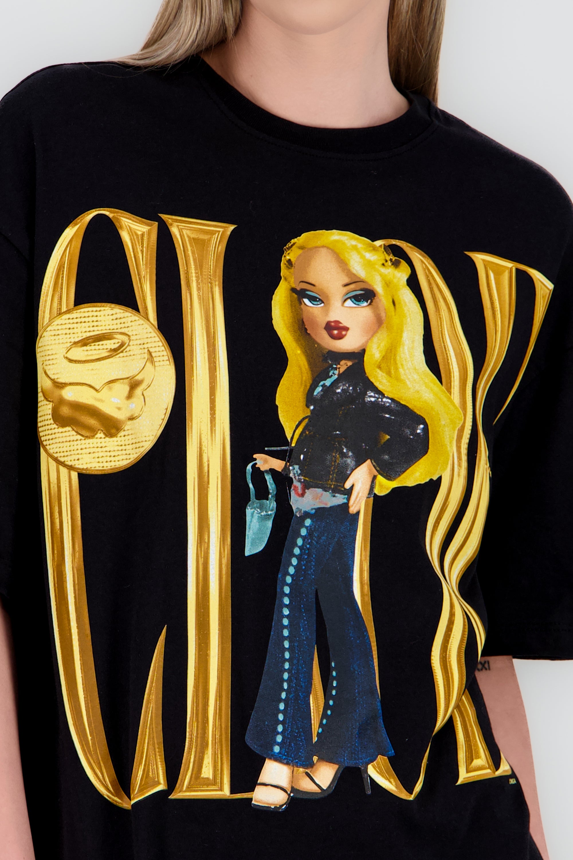 Playera over Cloe Bratz NEGRO