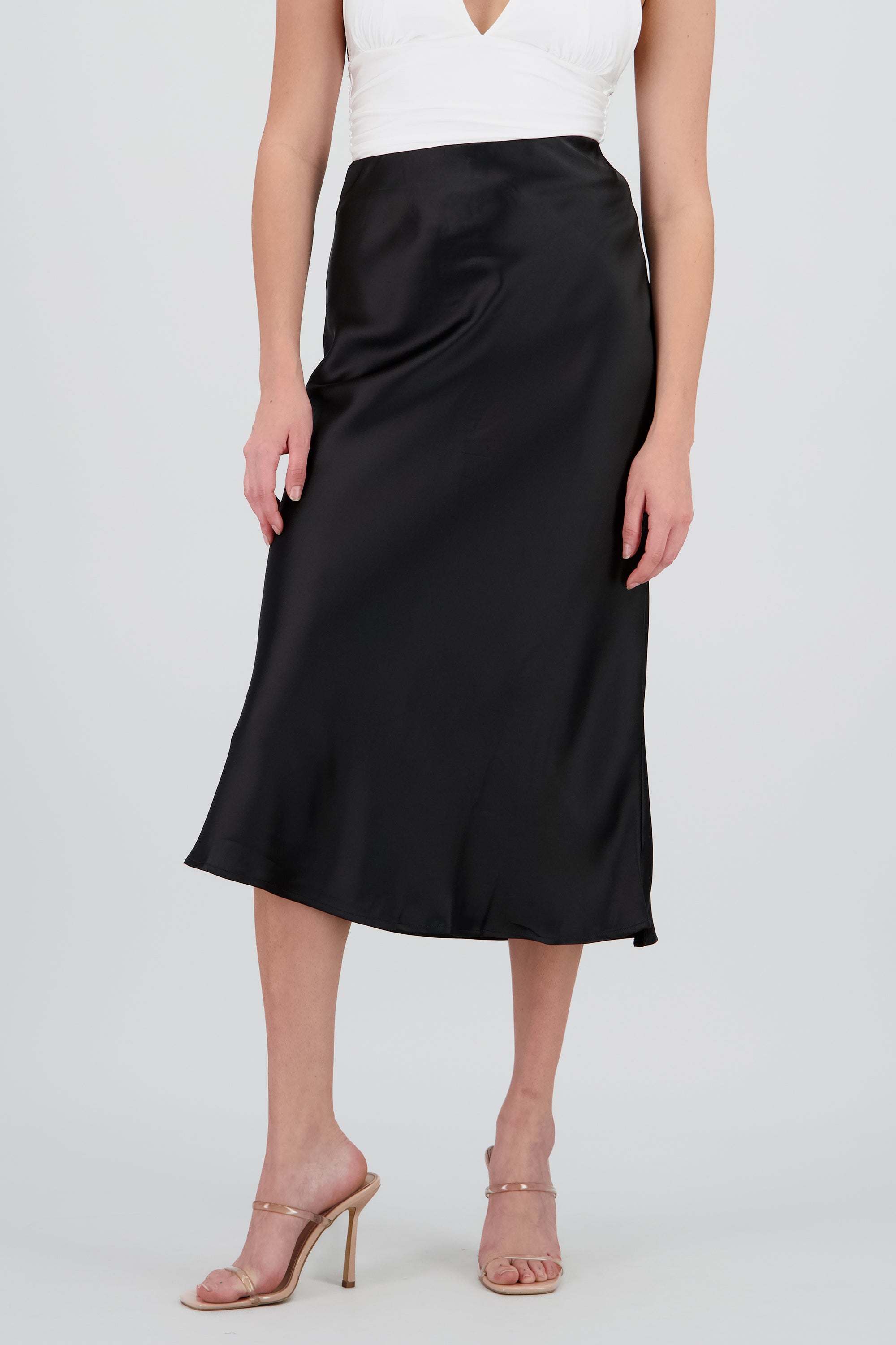 Falda satinada midi lisa NEGRO
