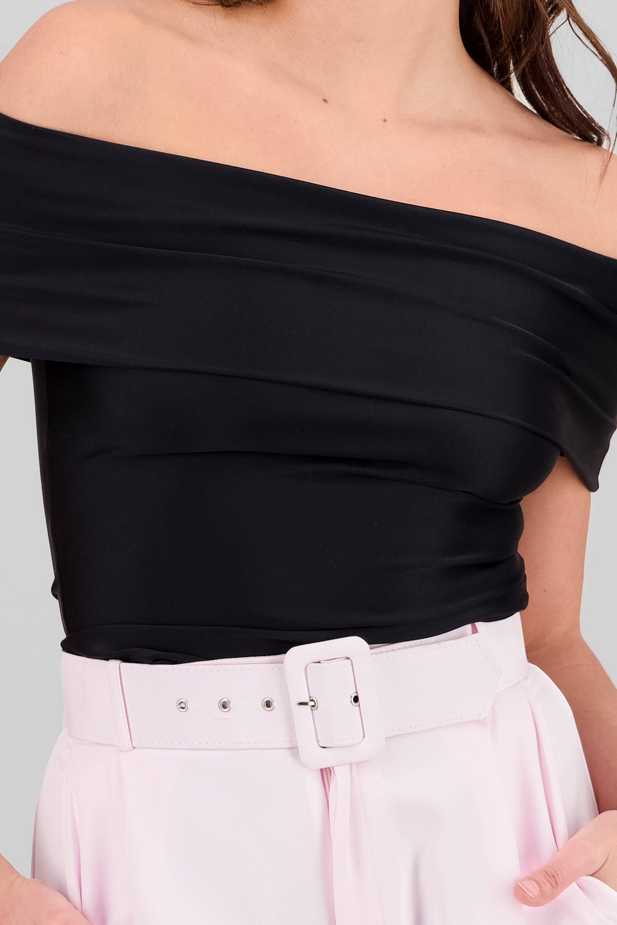 Top off shoulder liso con manga Hypsters NEGRO