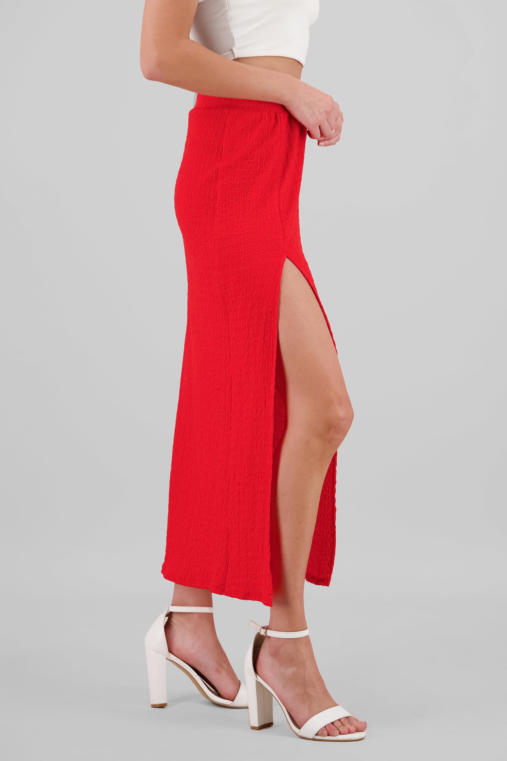 Falda midi detalle textura ROJO