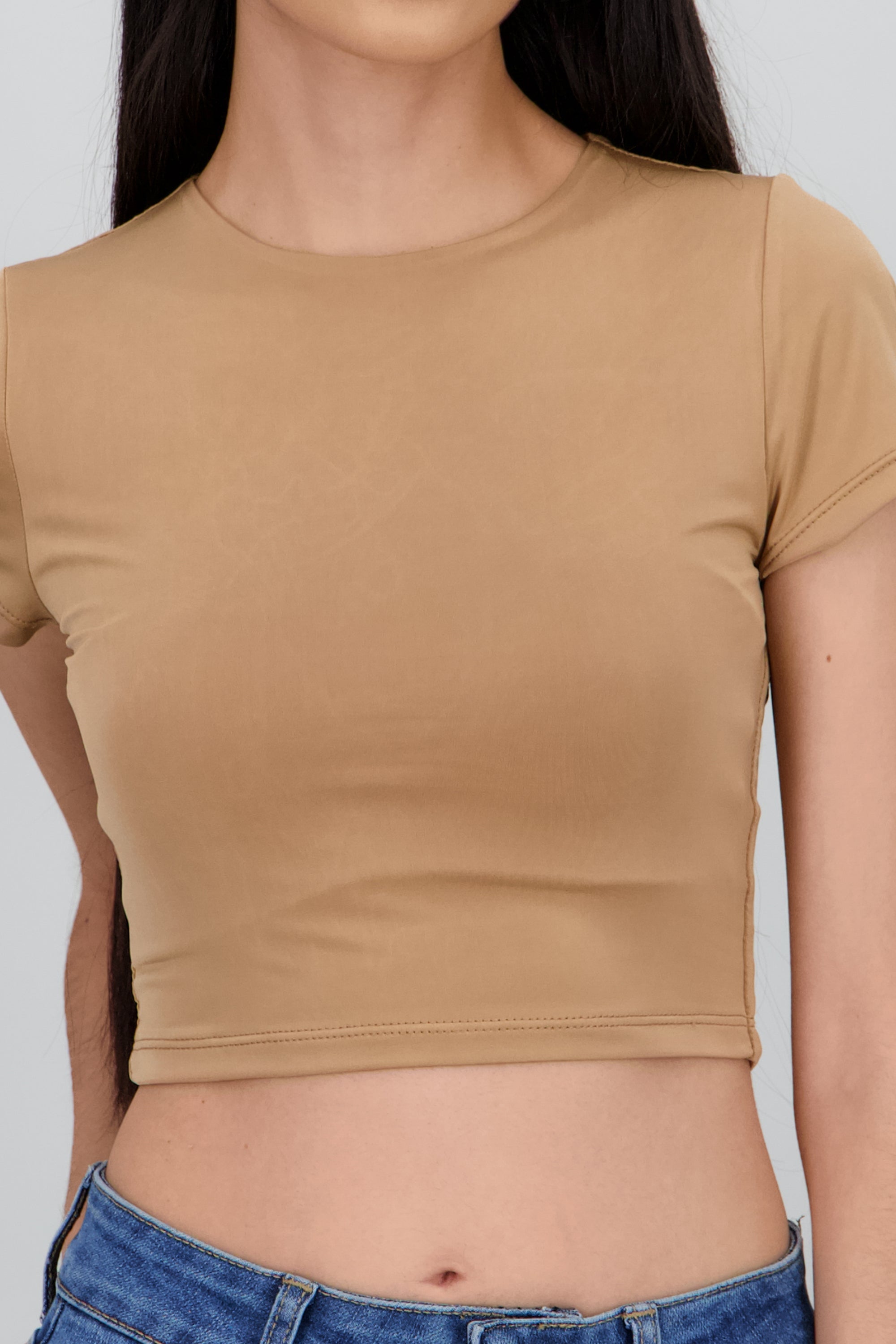 Top crop doble tela manga corta CAMELLO