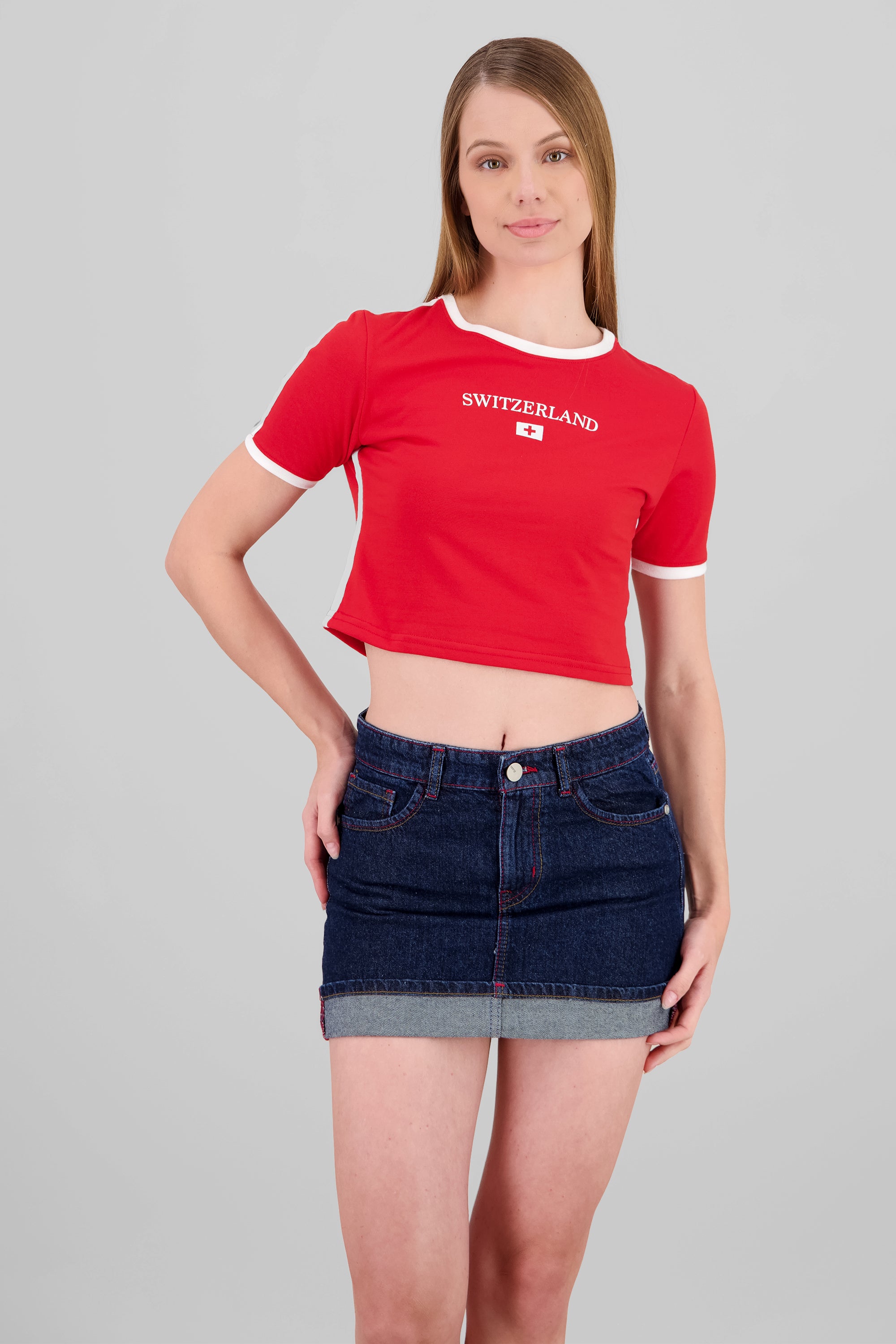 T-shirt crop contraste switzerland ROJO