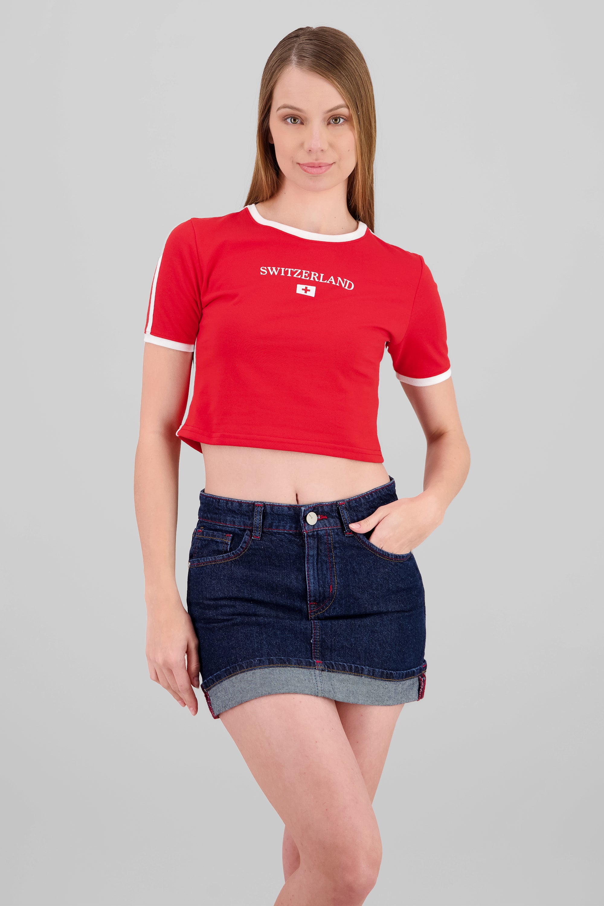 T-shirt crop contraste switzerland ROJO