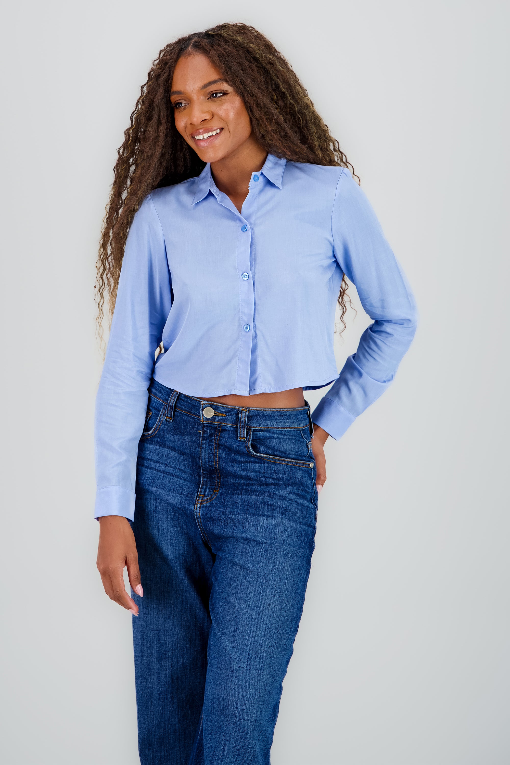 Camisa crop detalle abertura espalda AZUL CIELO