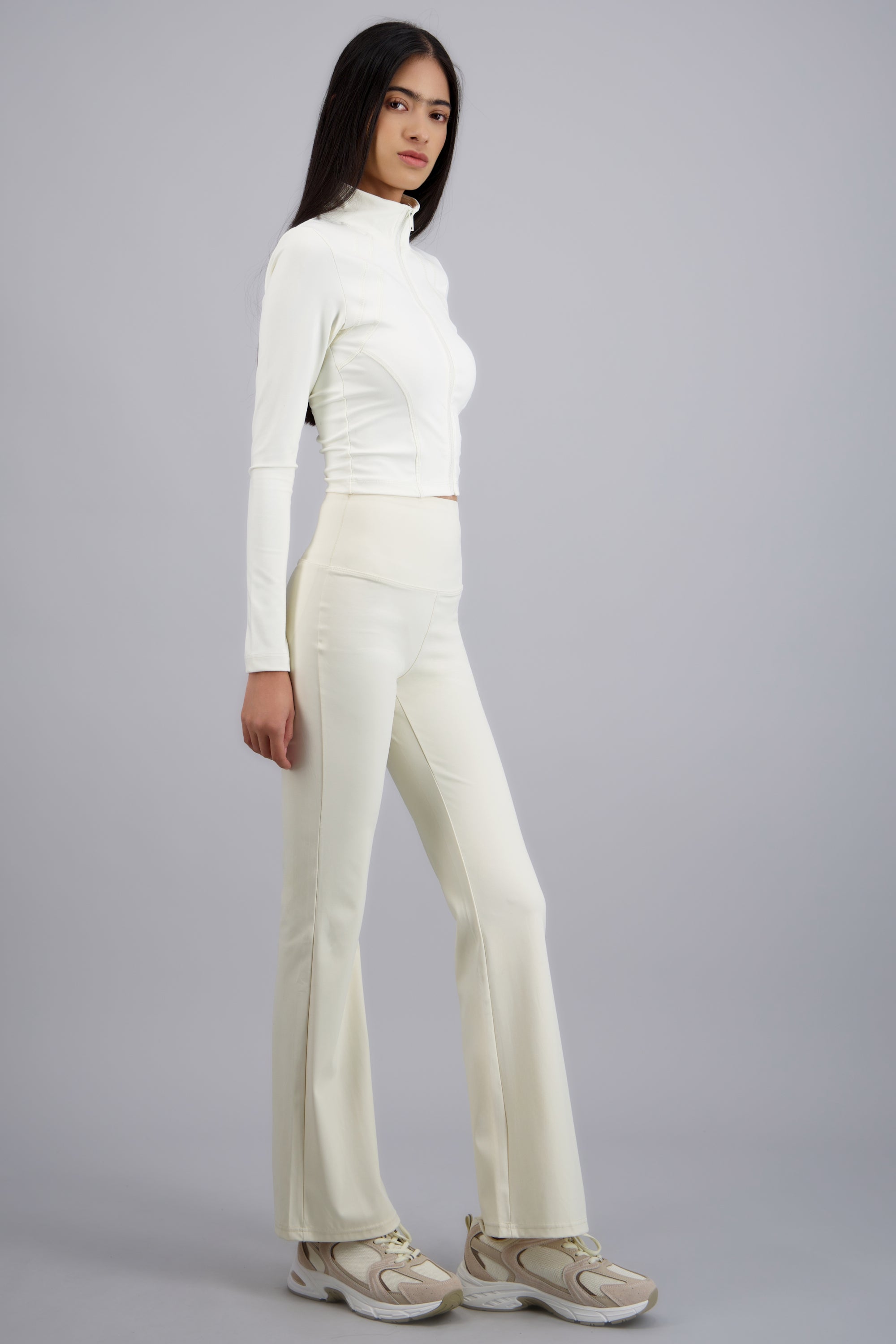 Leggings flare lisos CREMA