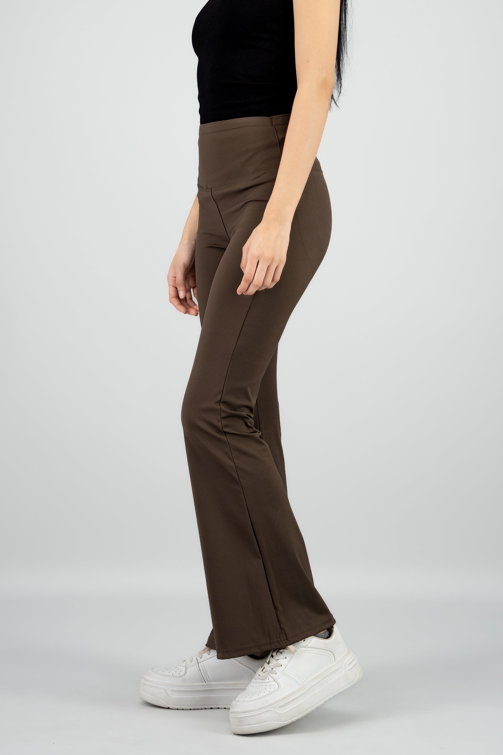 Pantalones suaves flare lisos CAFE