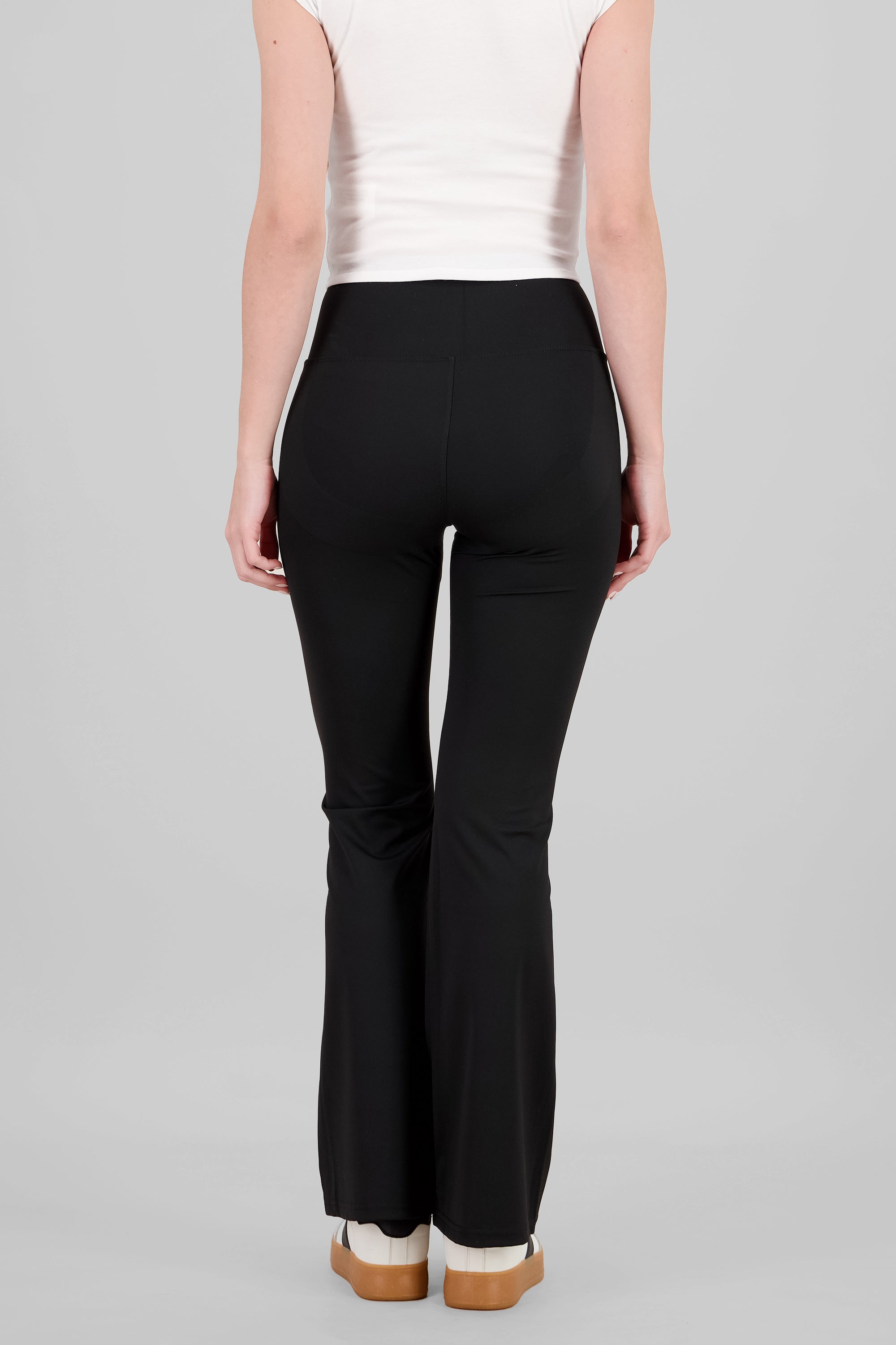 Pantalones suaves flare lisos NEGRO