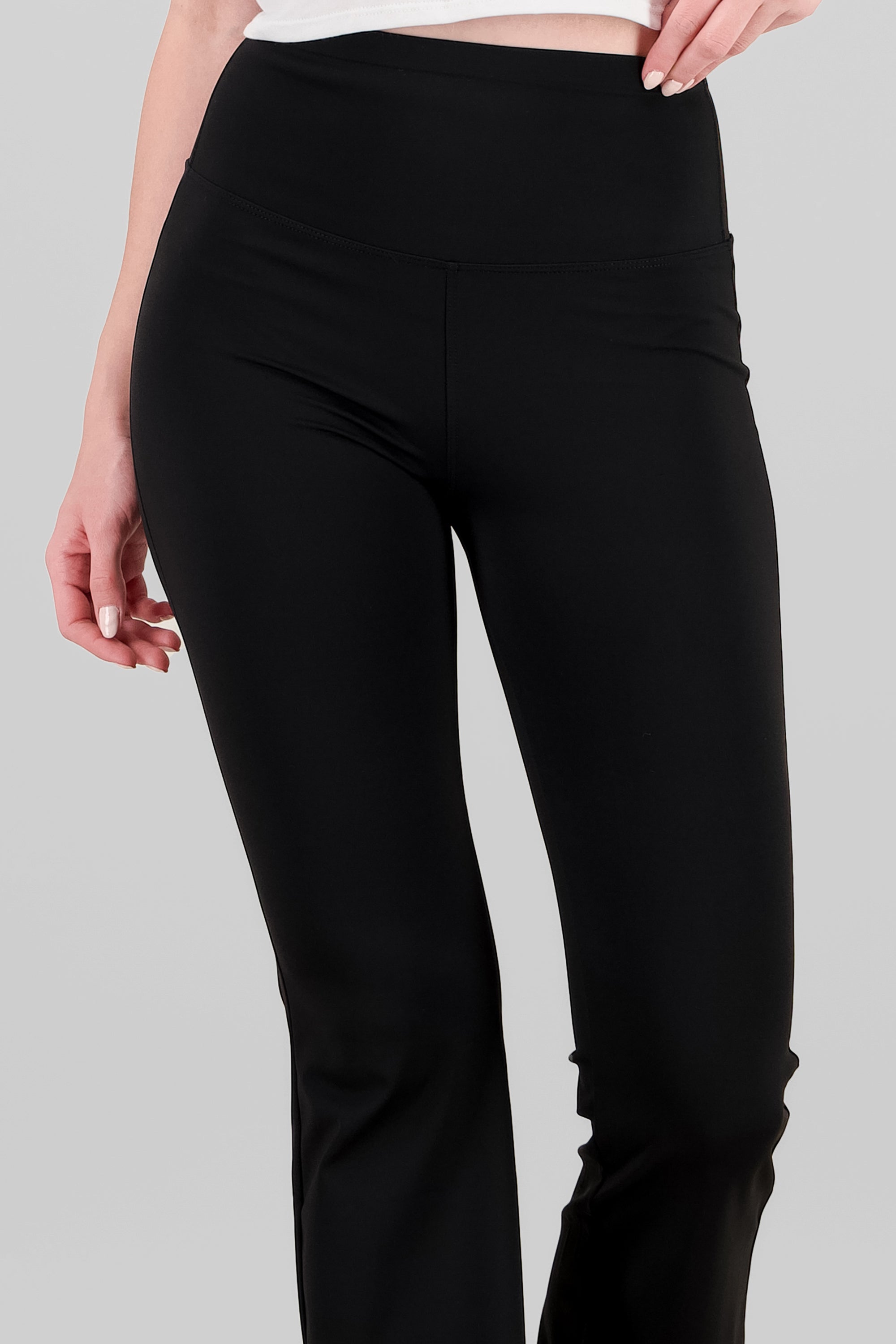 Pantalones suaves flare lisos NEGRO