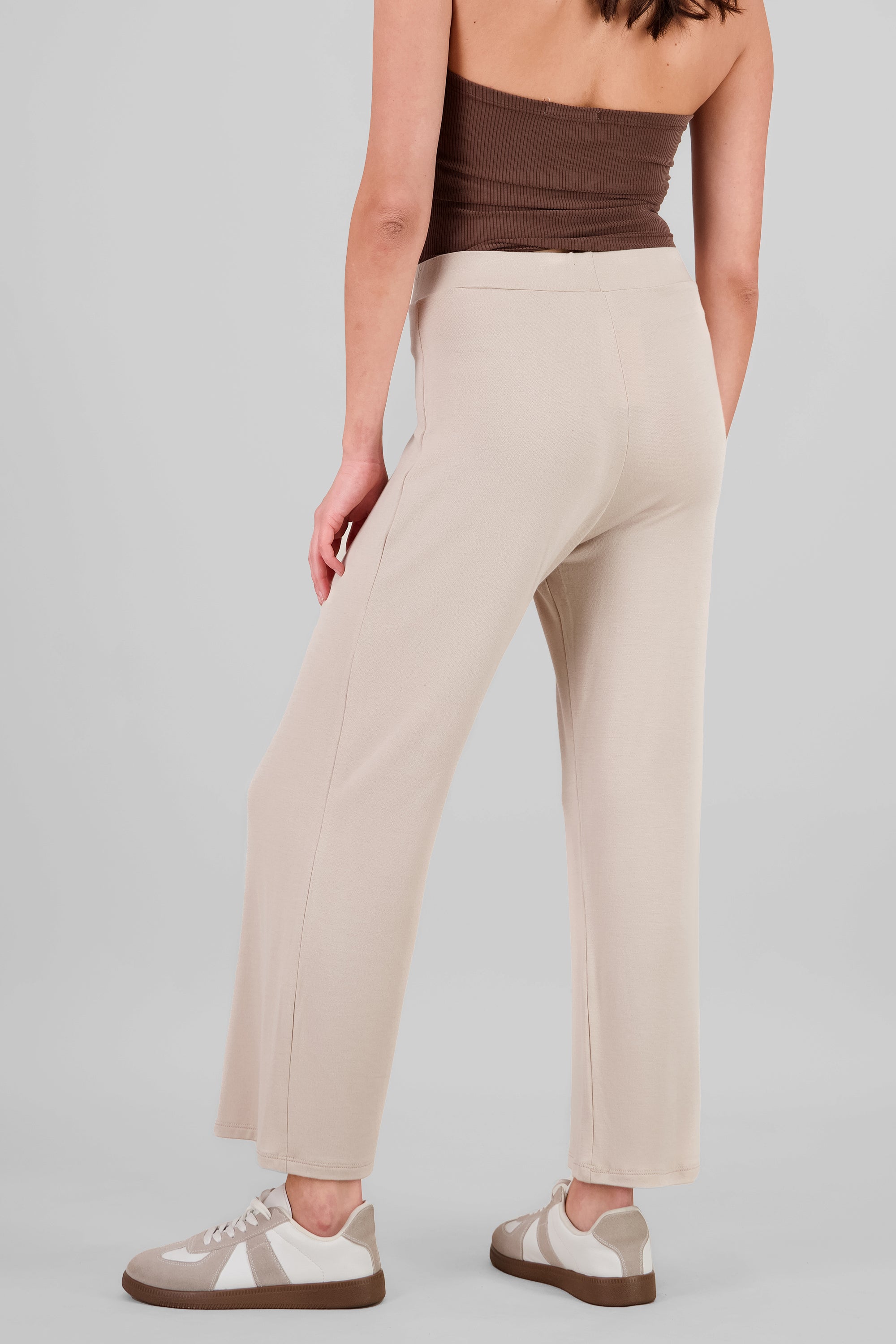 Pantalon liso fluido detalle moño