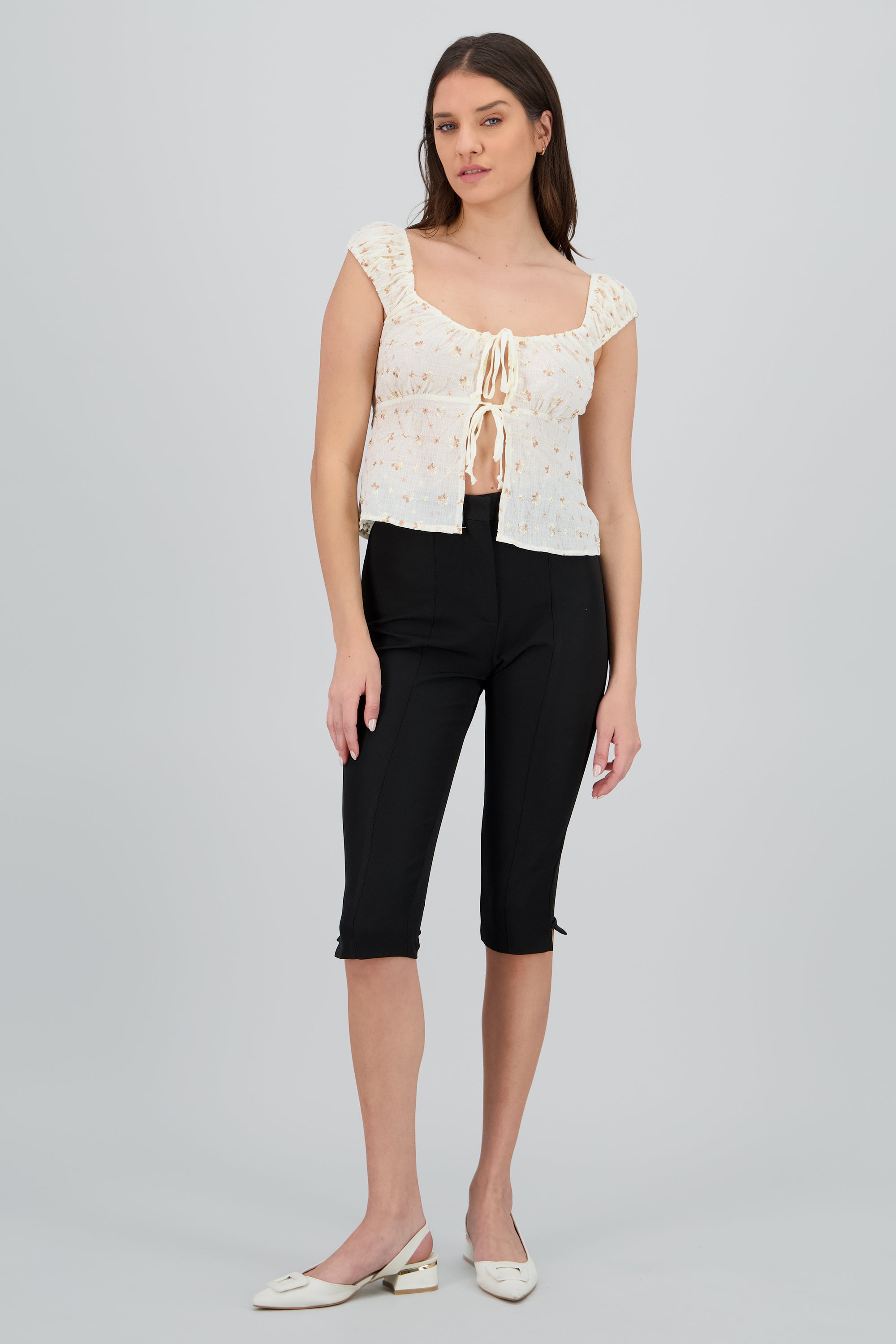 Pantalon capri liso NEGRO