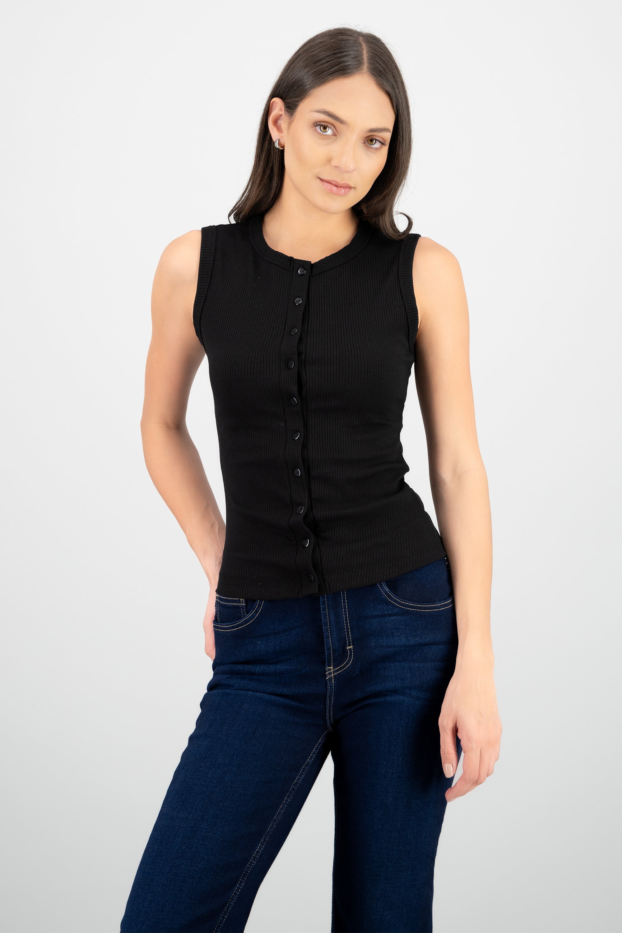 Top con cuello redondo y botones NEGRO