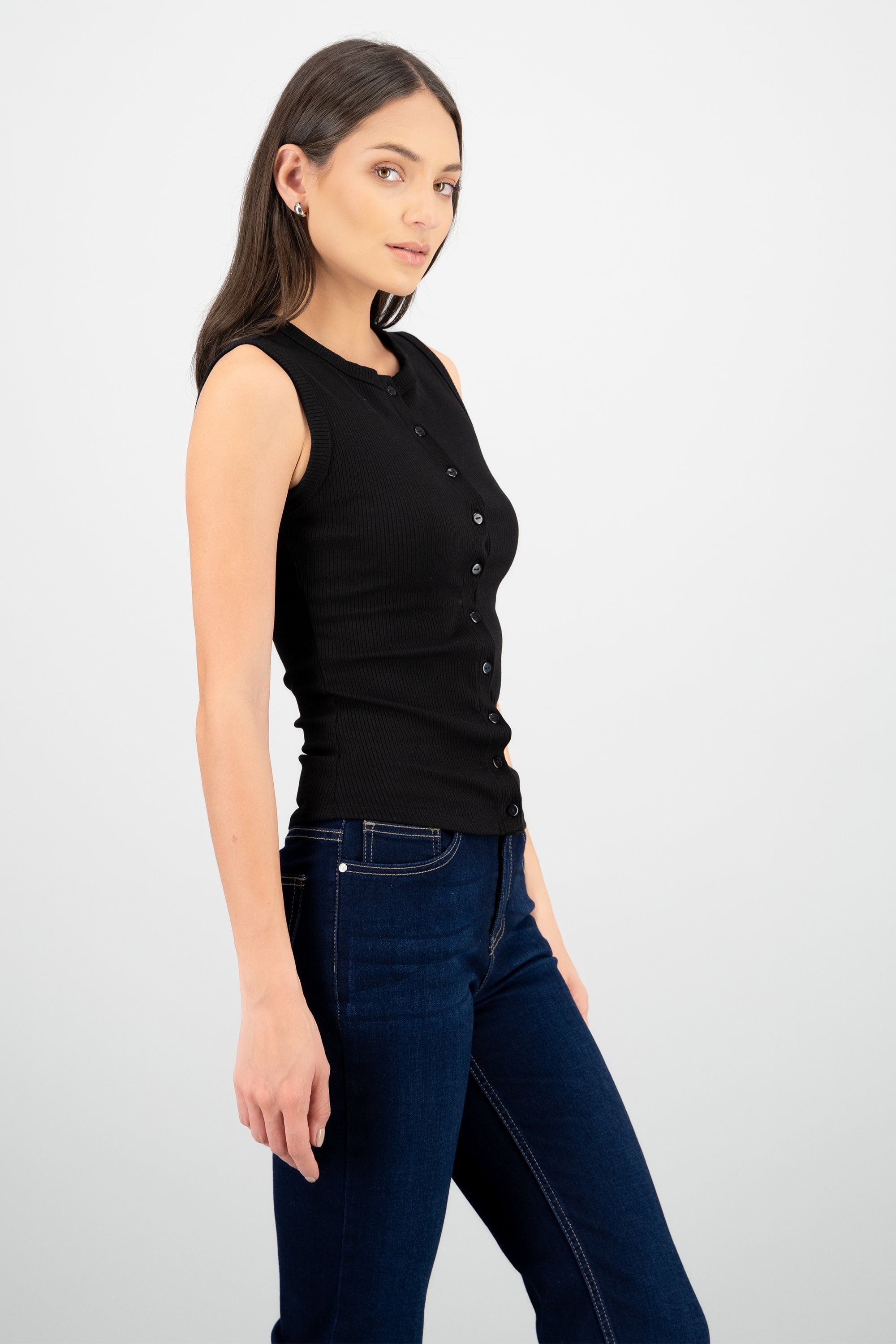 Top con cuello redondo y botones NEGRO