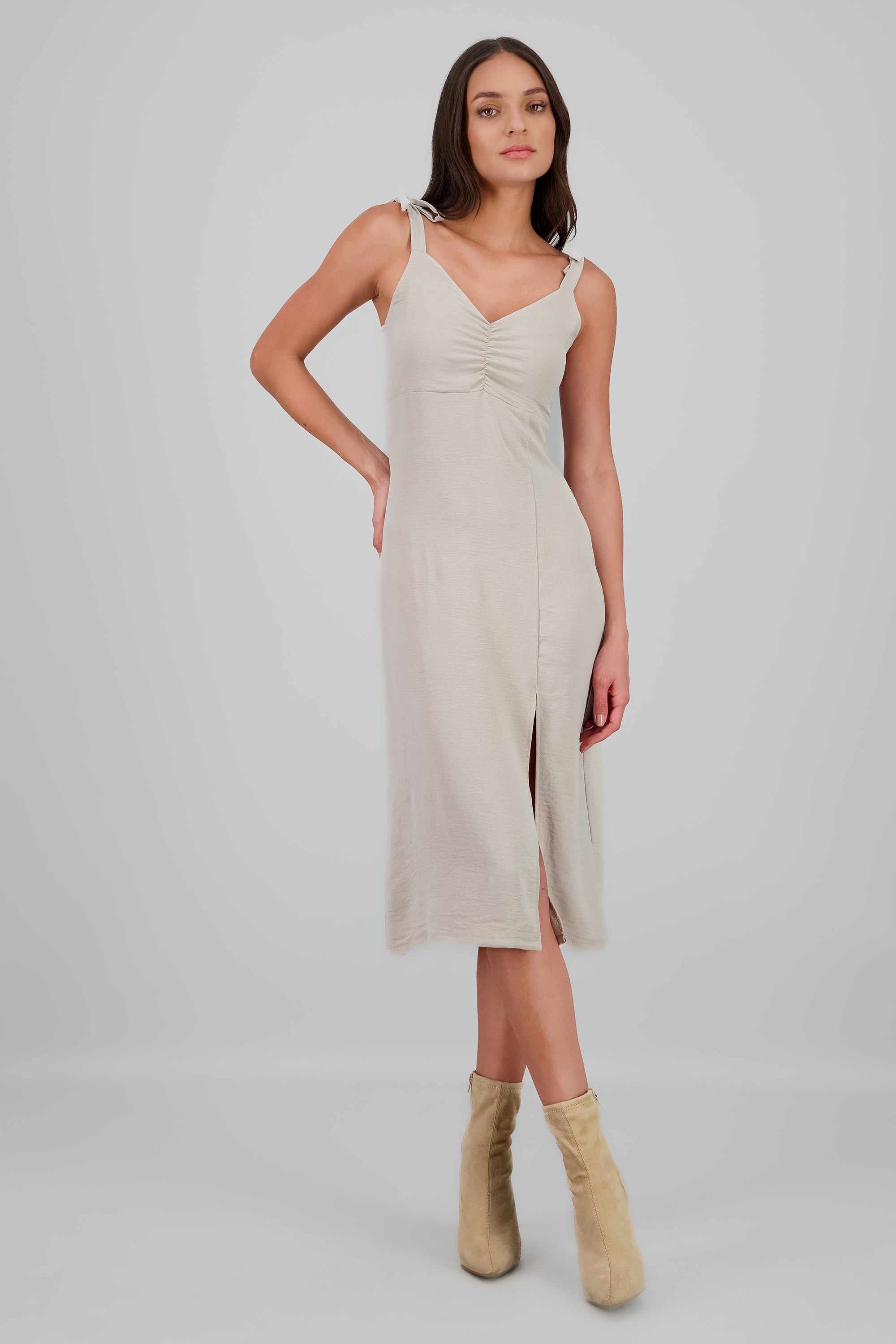 Vestido midi tirantes detalle frunce BEIGE