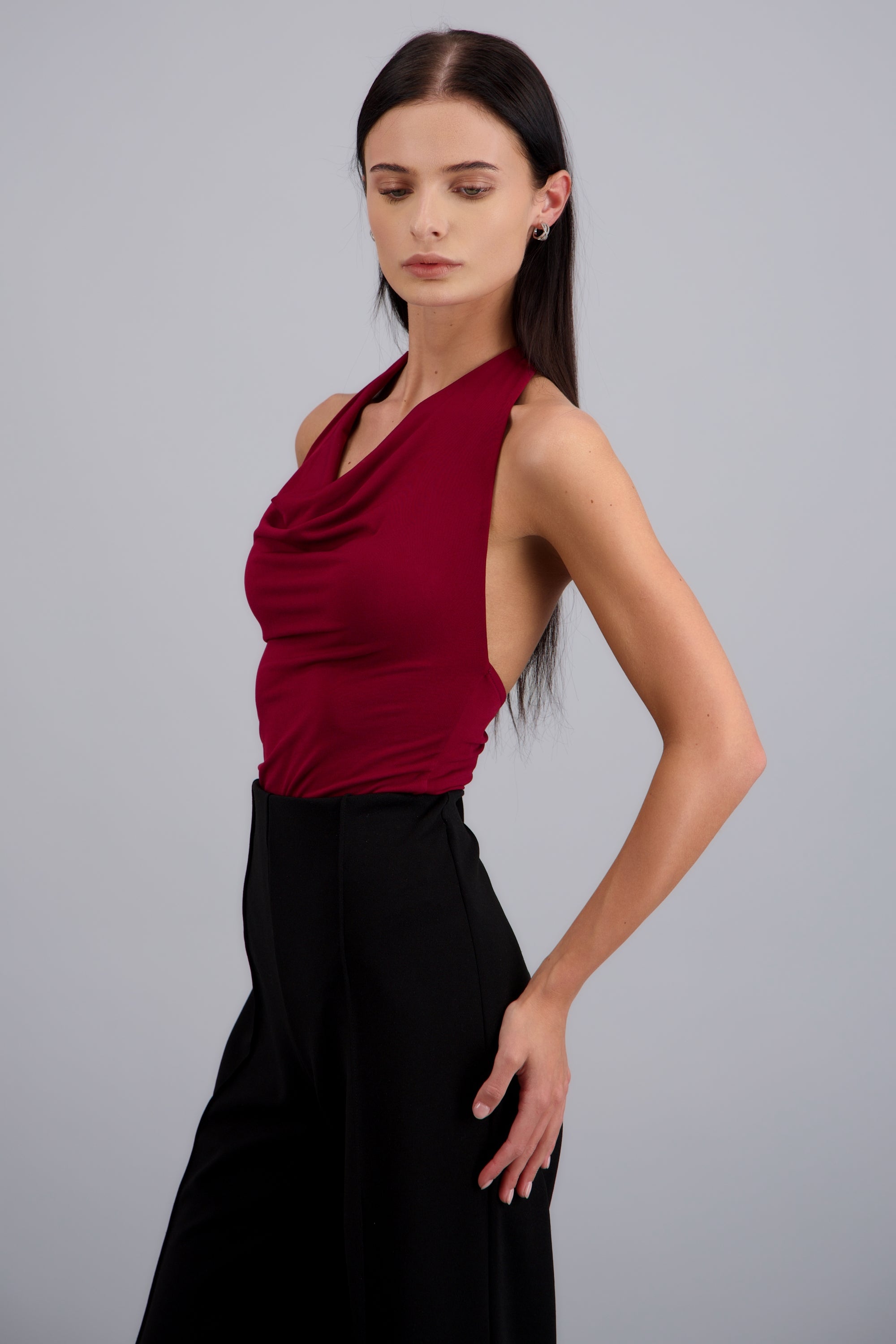 BODYSUIT HALTER ESCOTE CASCADA DRAPEADO CIRUELA