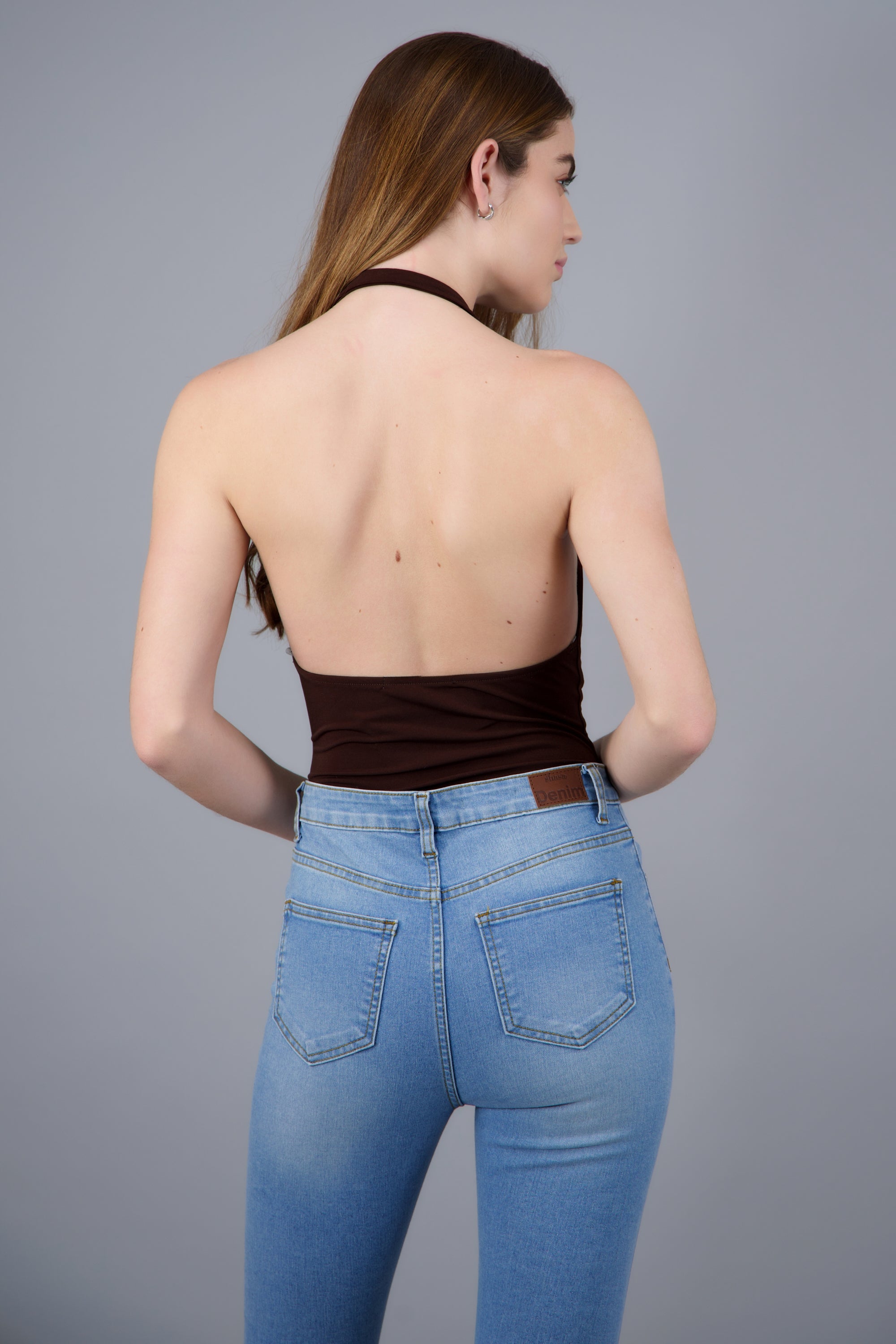 BODYSUIT HALTER ESCOTE CASCADA DRAPEADO CHOCOLATE