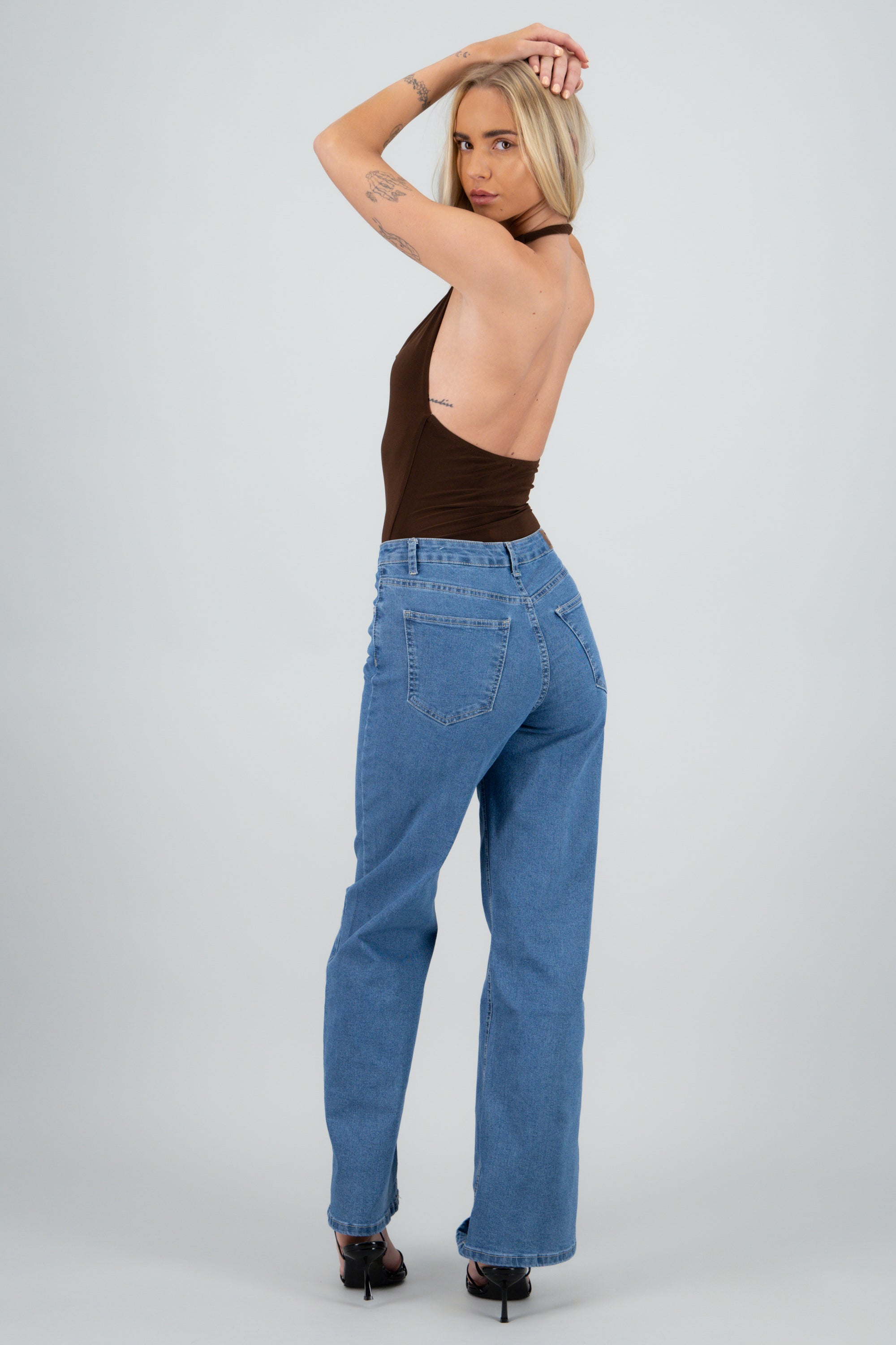 Bodysuit halter escote cascada drapeado CHOCOLATE