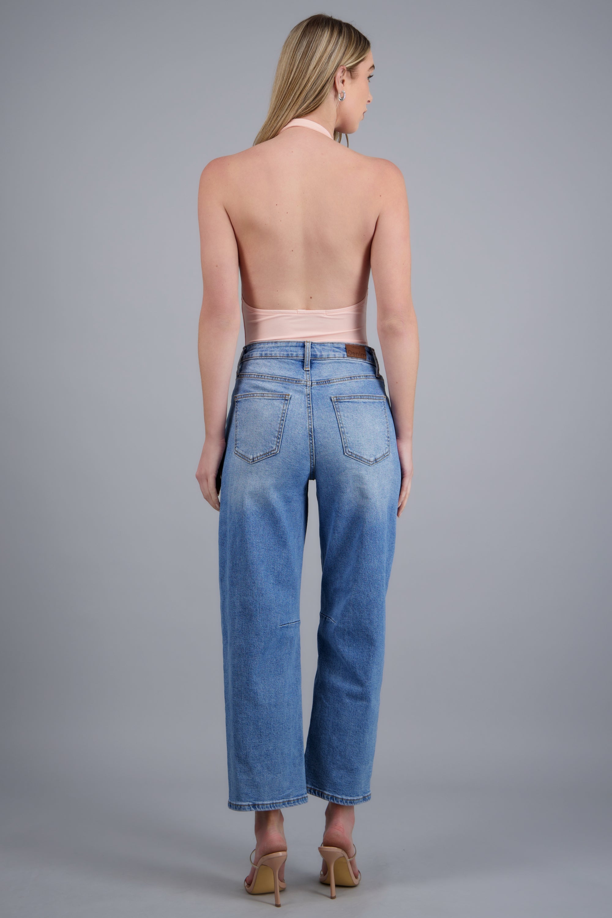 BODYSUIT HALTER ESCOTE CASCADA DRAPEADO CORAL