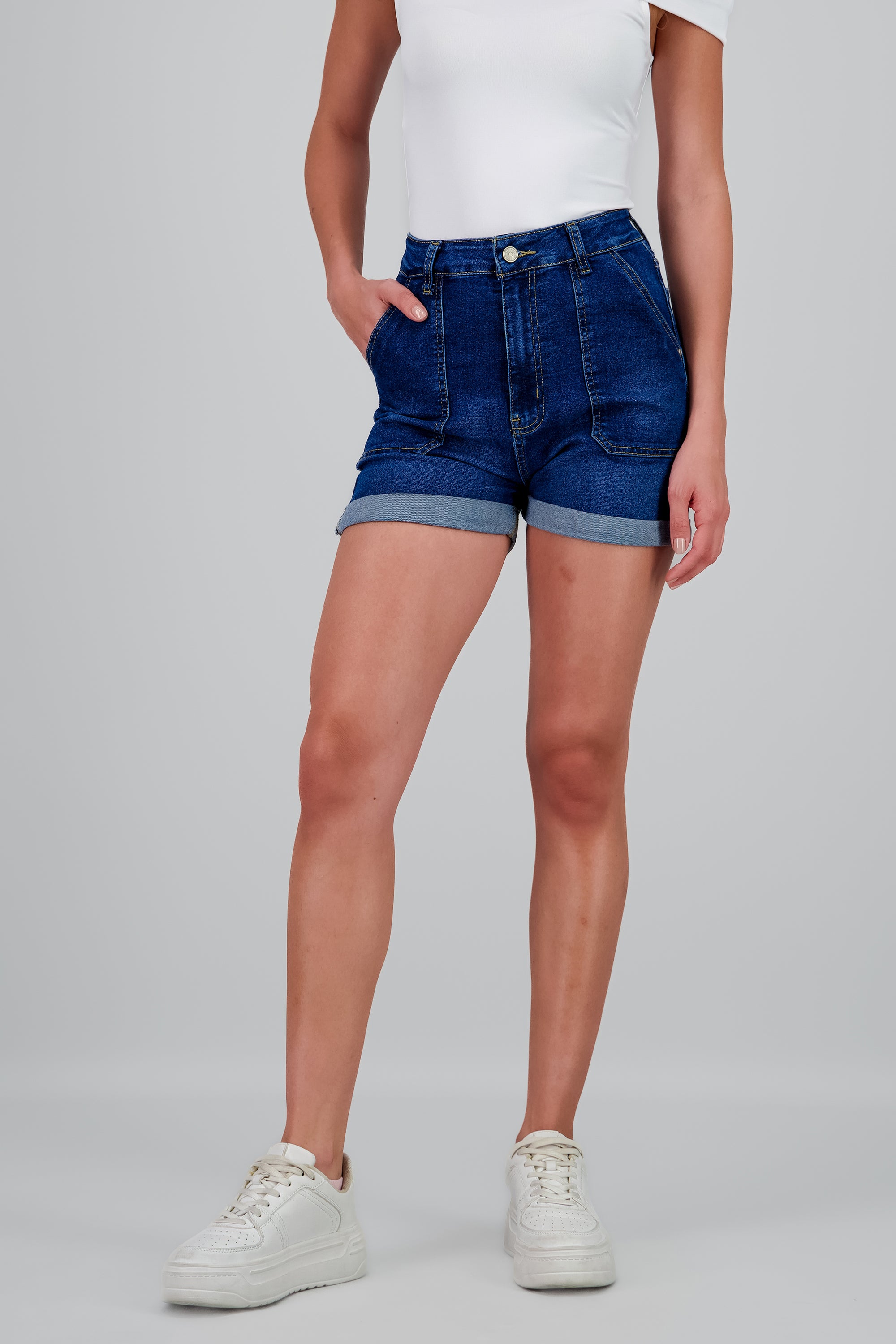 Short bolsas parche con dobladillo STONE MEDIO