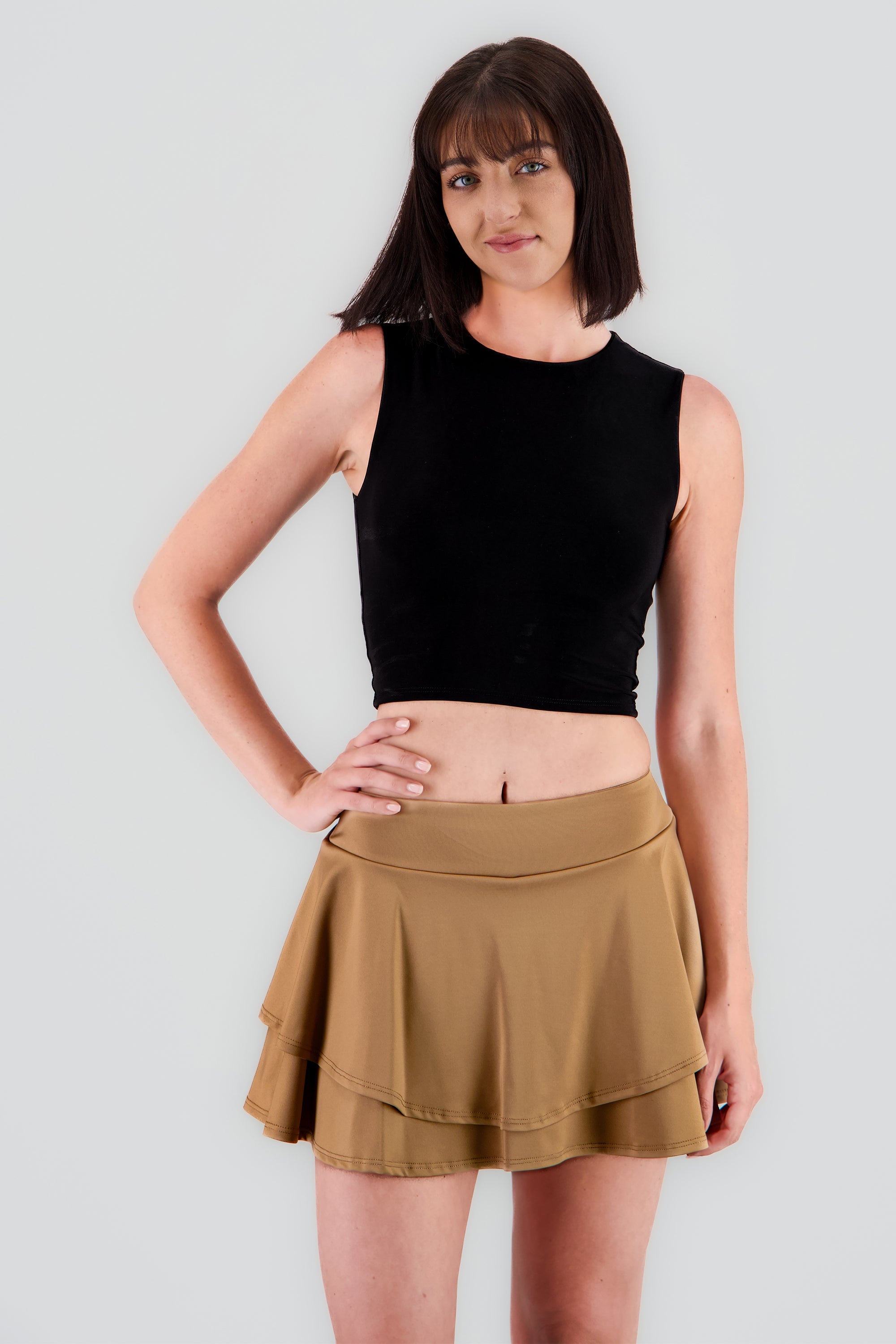 Top crop sin manga cuello redondo liso NEGRO