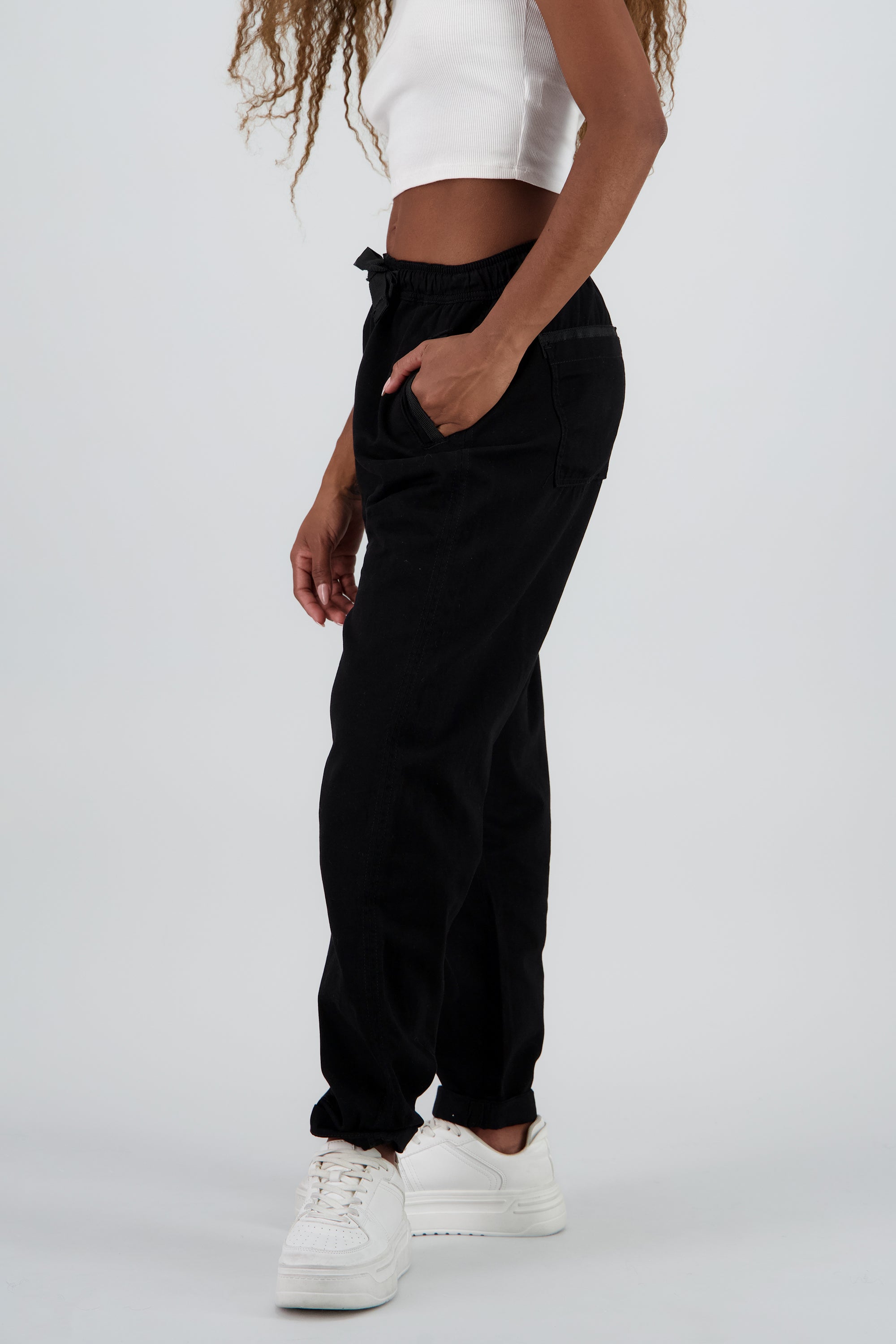 Jeans jogger cinto NEGRO