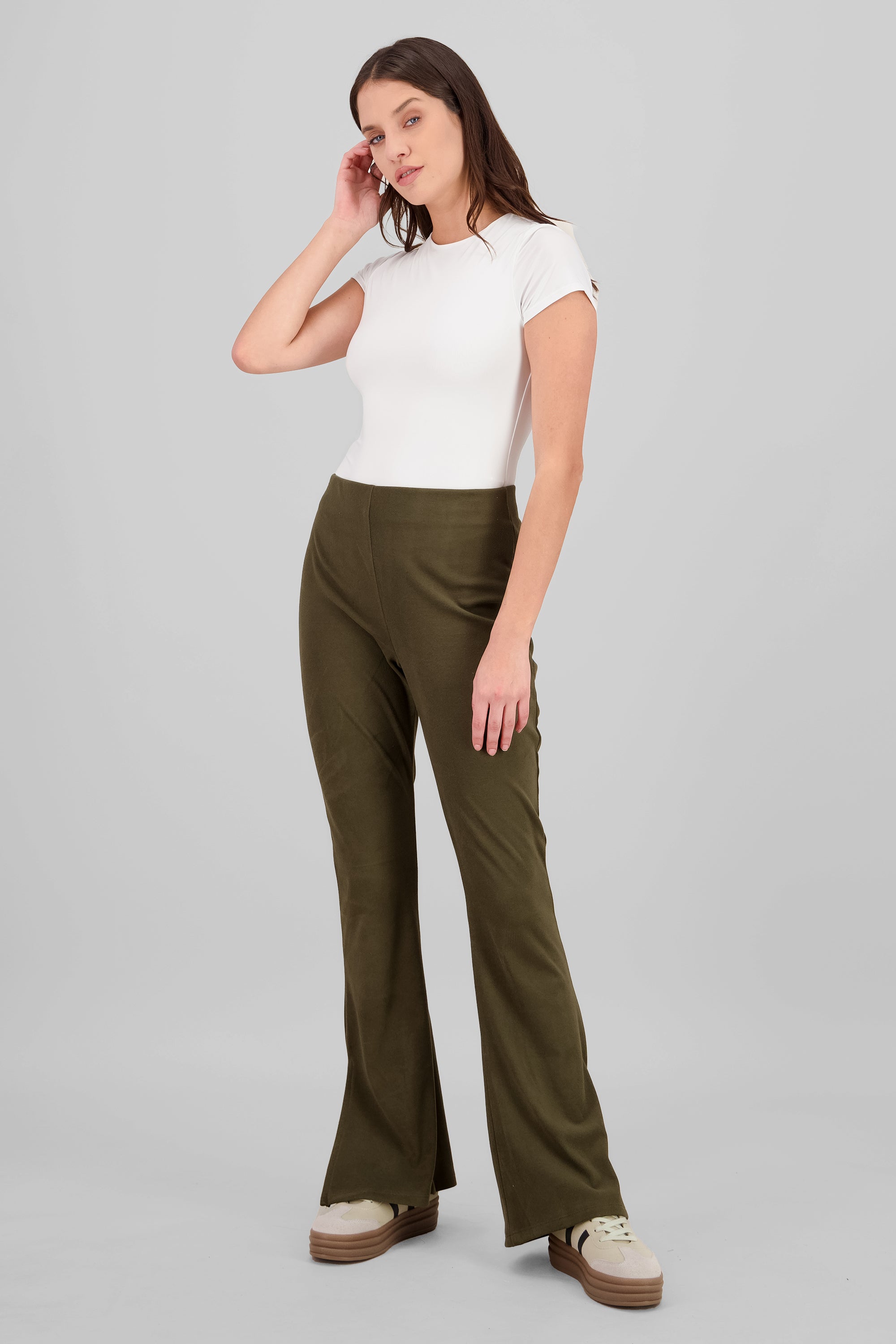 Pantalon flare tacto suave OLIVO