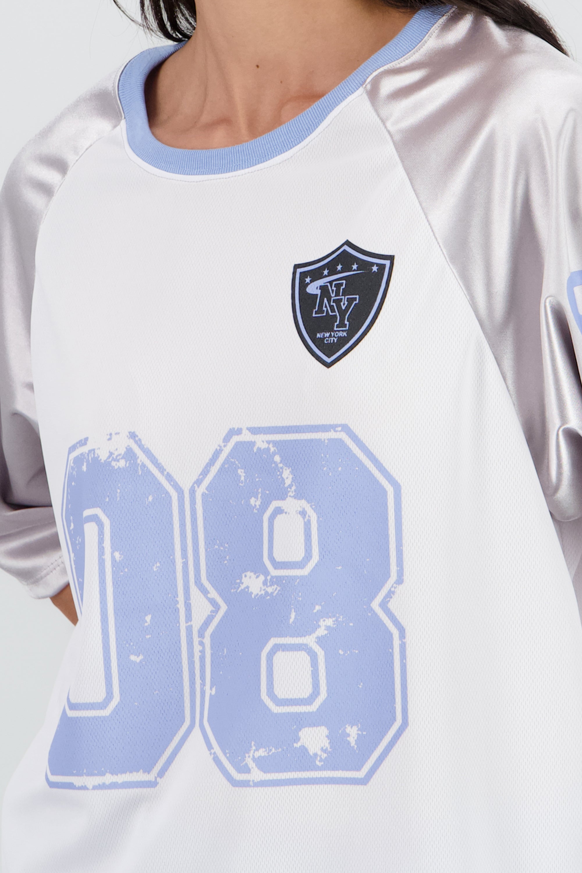 Playera deportiva contraste mangas AZUL PASTEL