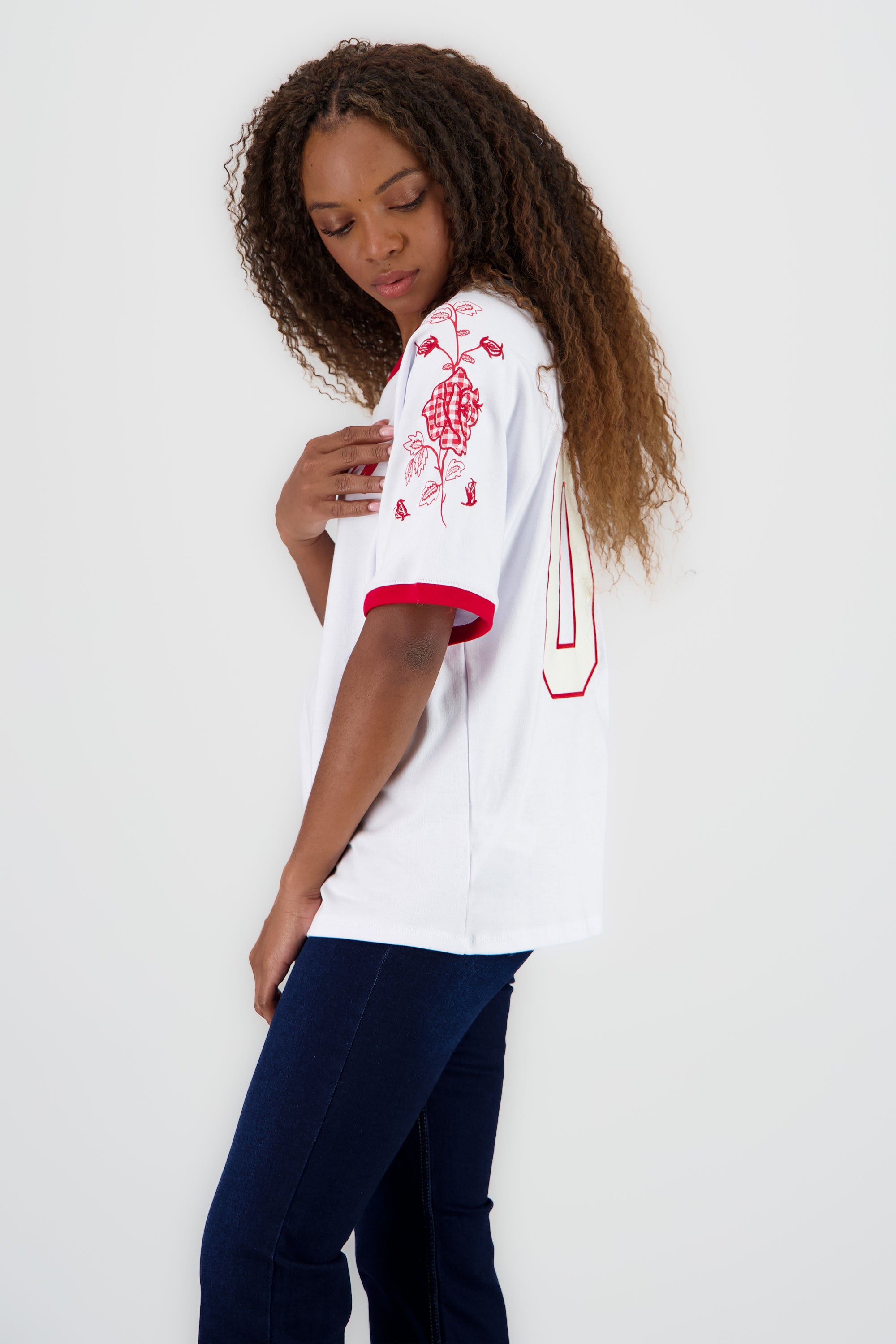 Playera oversized deportiva detalle bordados BLANCO