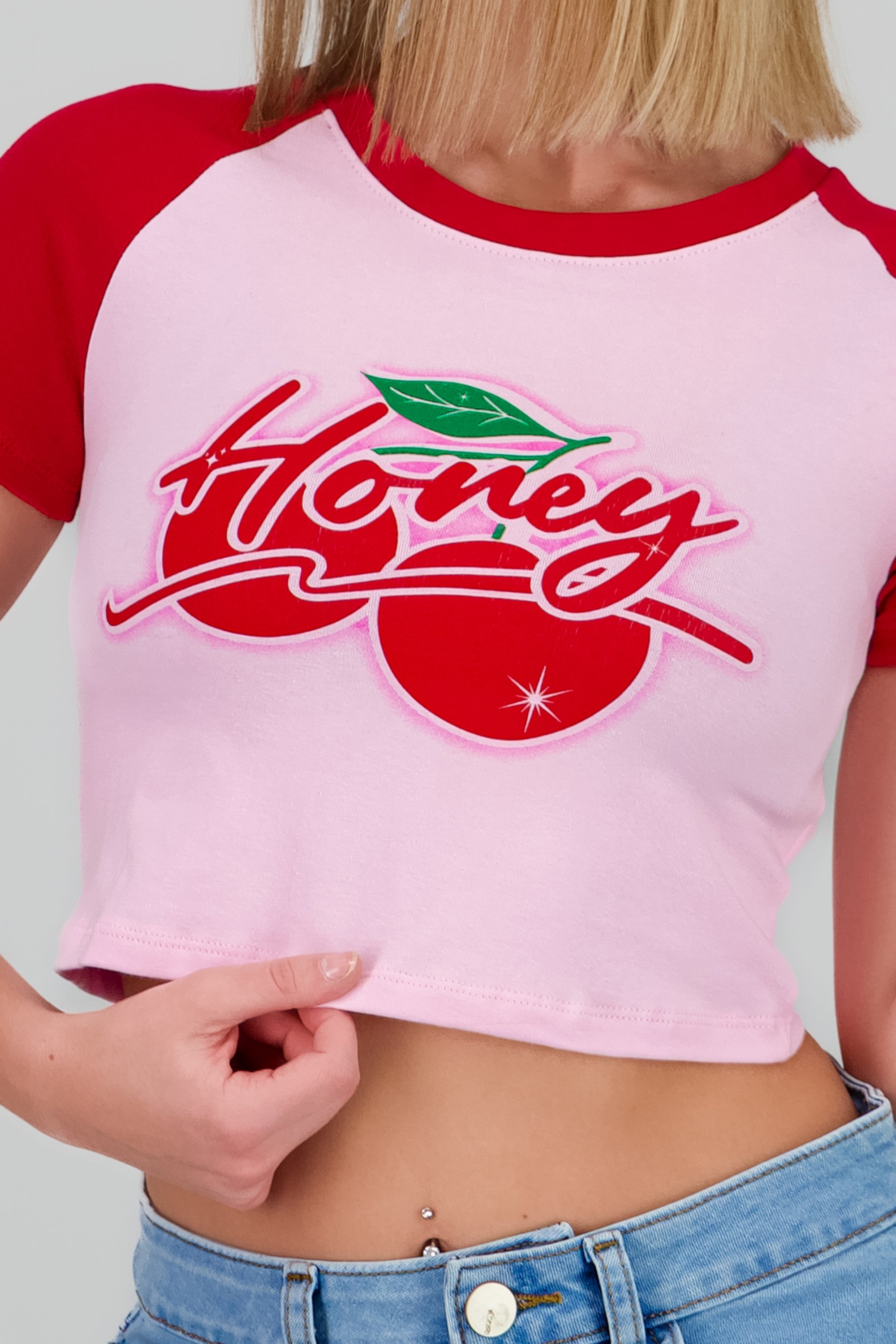 Playera contraste estampado cerezas honey ROSA COMBO