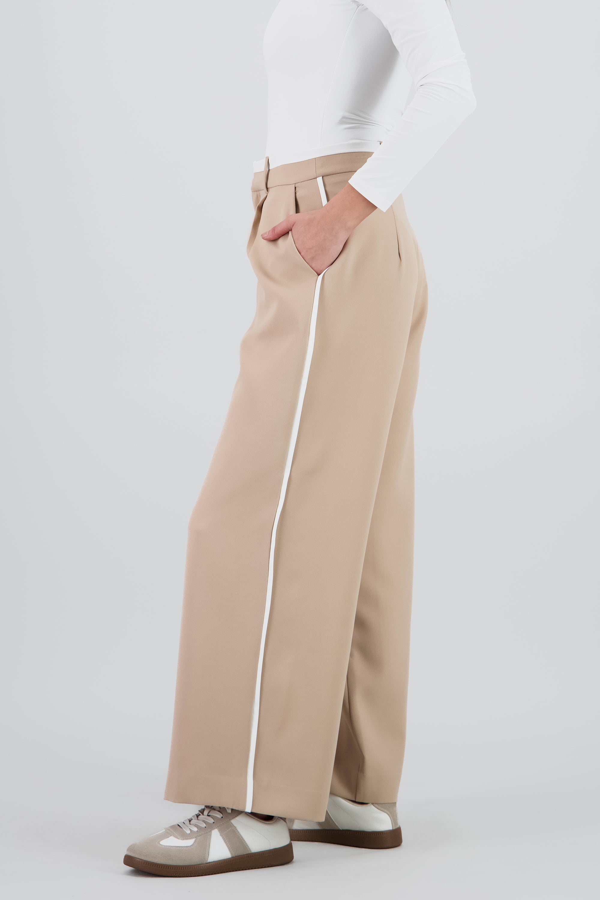 Pantalon recto detalle contraste BEIGE