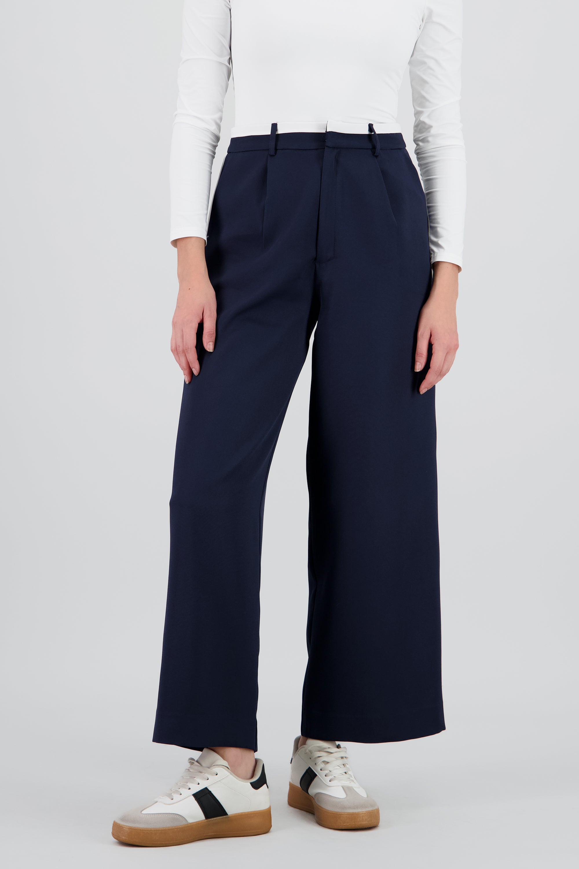 Pantalon recto detalle contraste MARINO