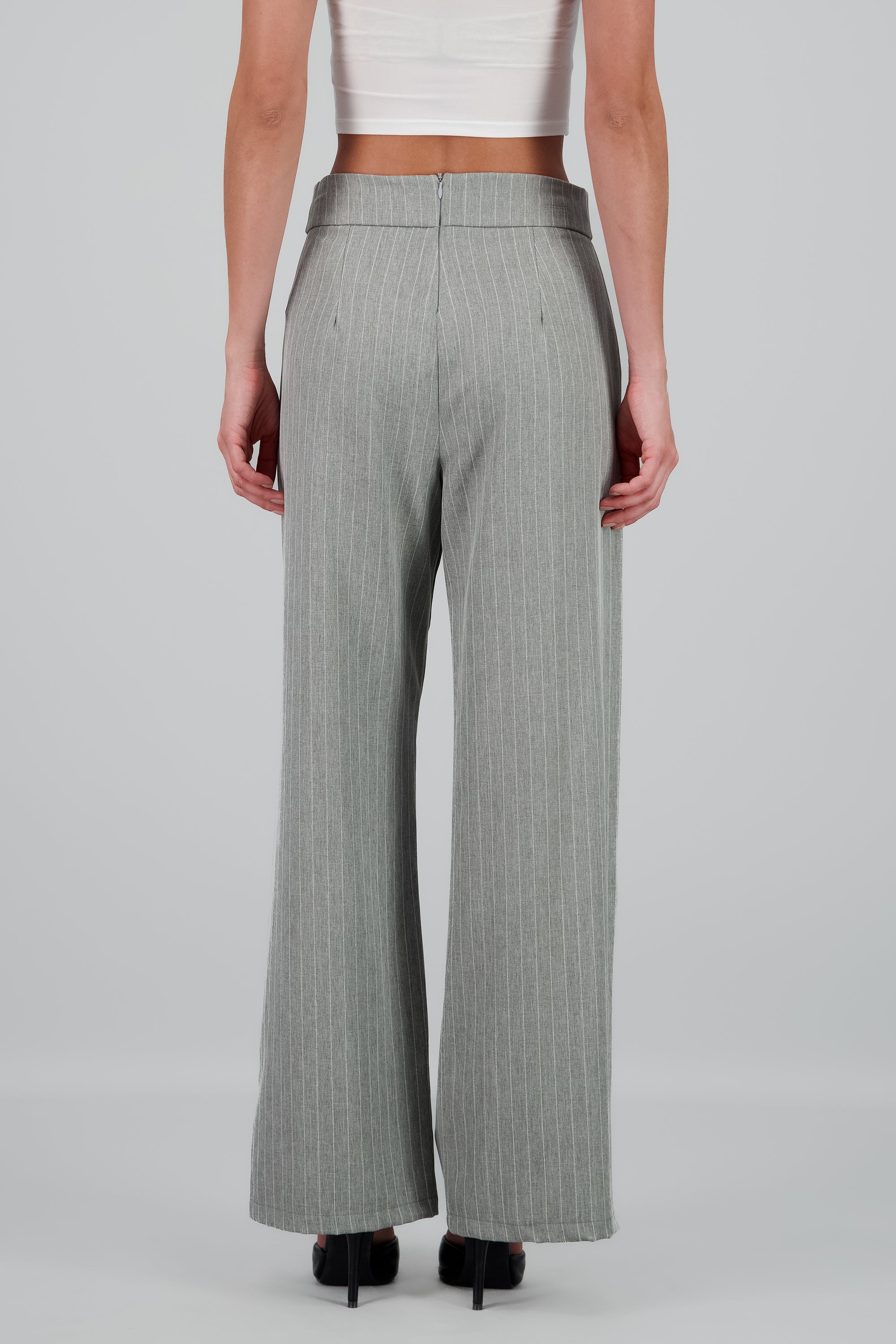 Pantalon recto detalle rayas GRIS