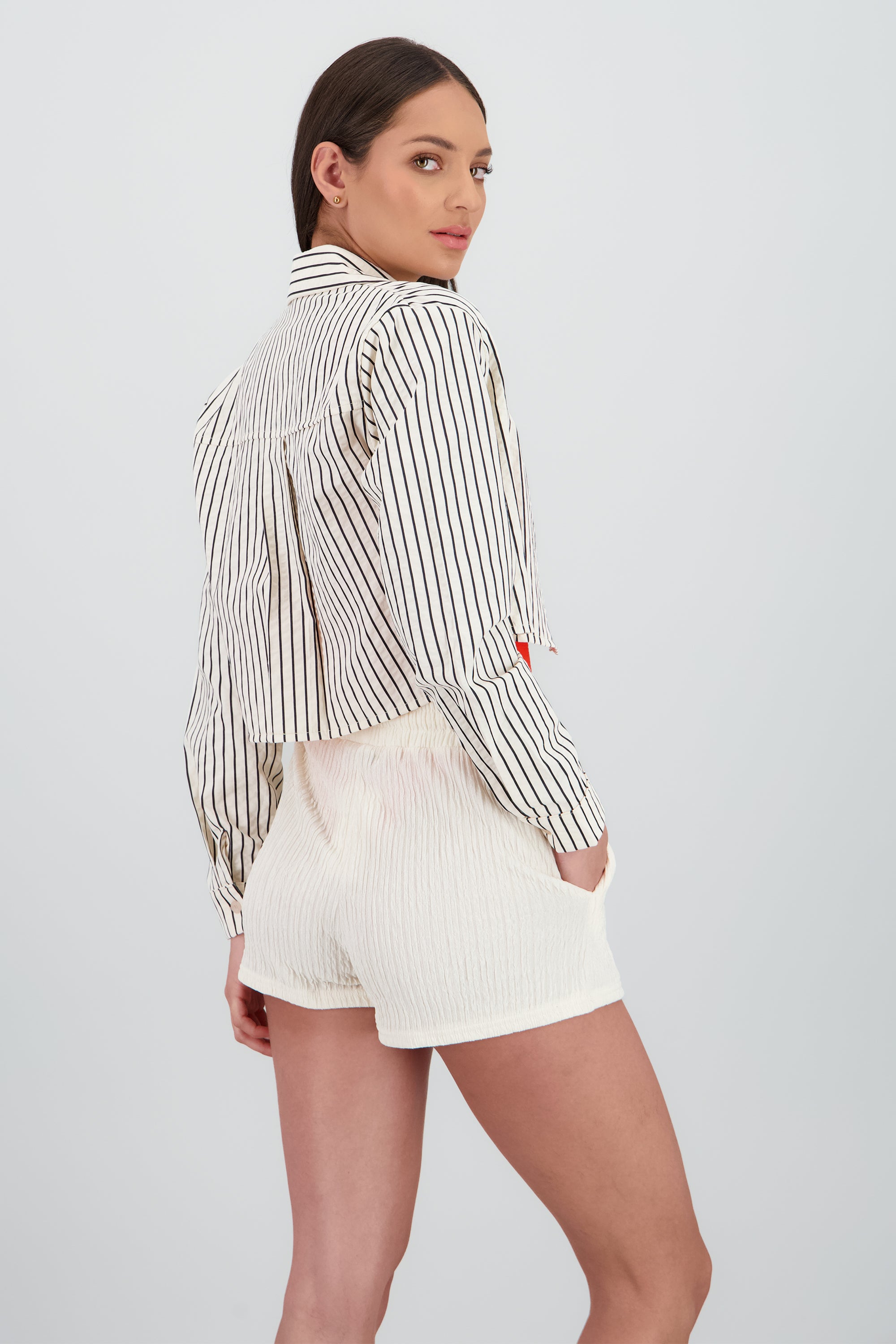 Camisa crop rayas HUESO COMBO