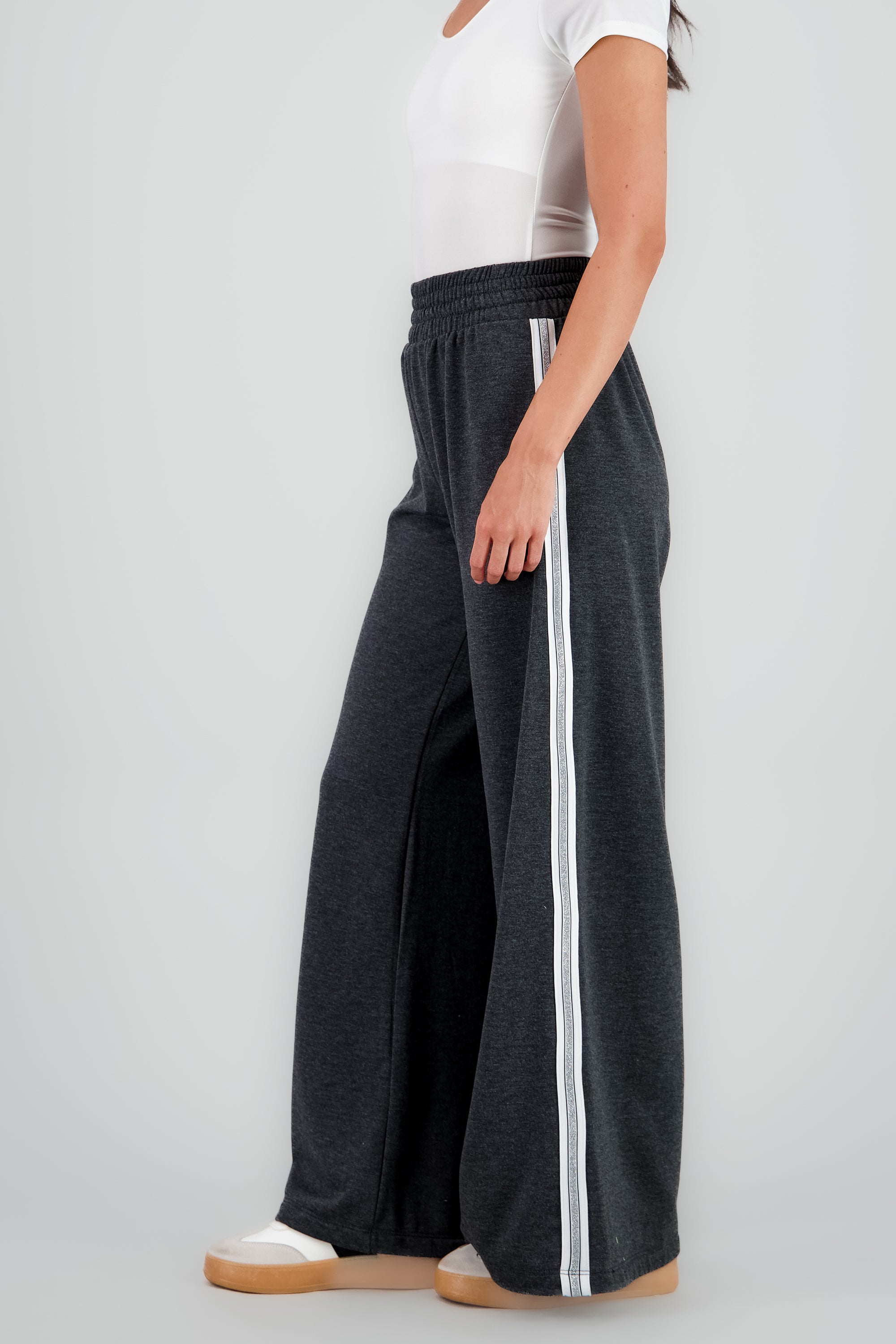 Pantalon wide leg resorte detalle rayas costado GRIS