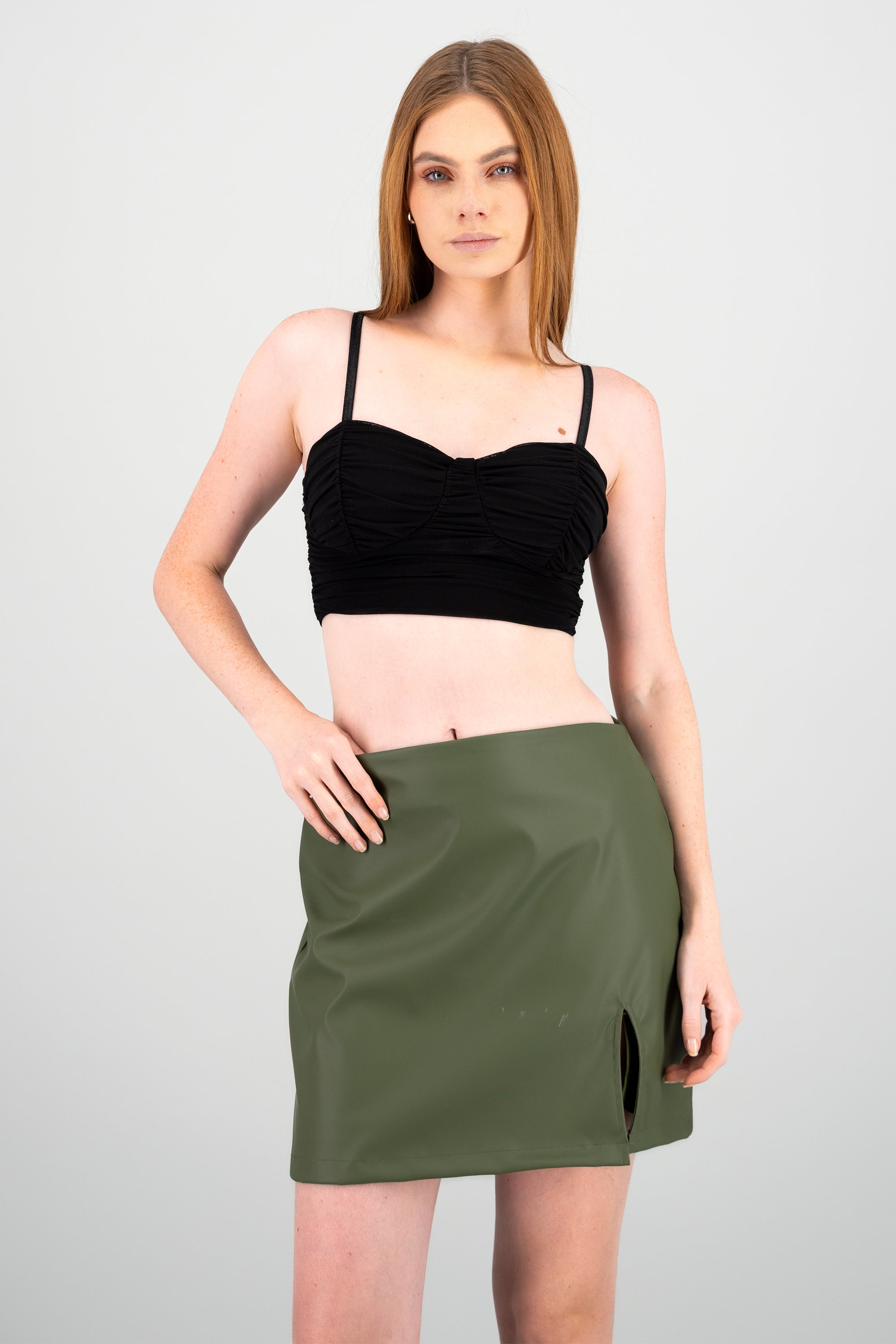 Top de mesh plisado con copas liso NEGRO