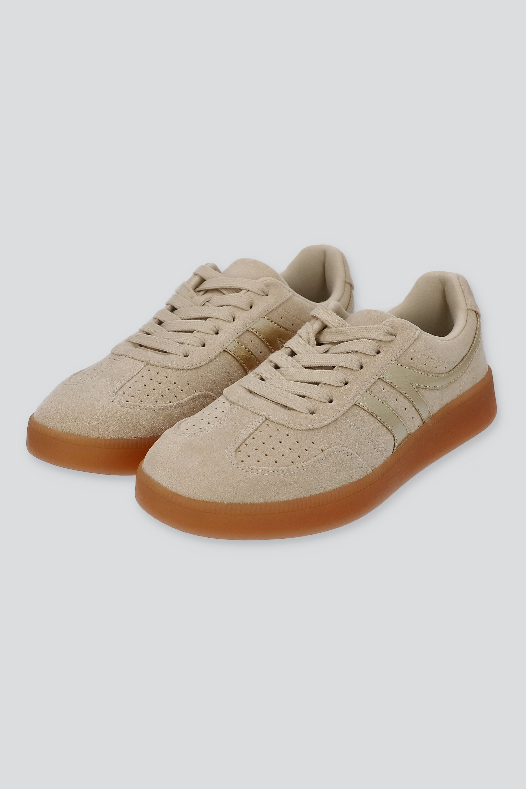 Tenis retro gamucina detalle metálico BEIGE