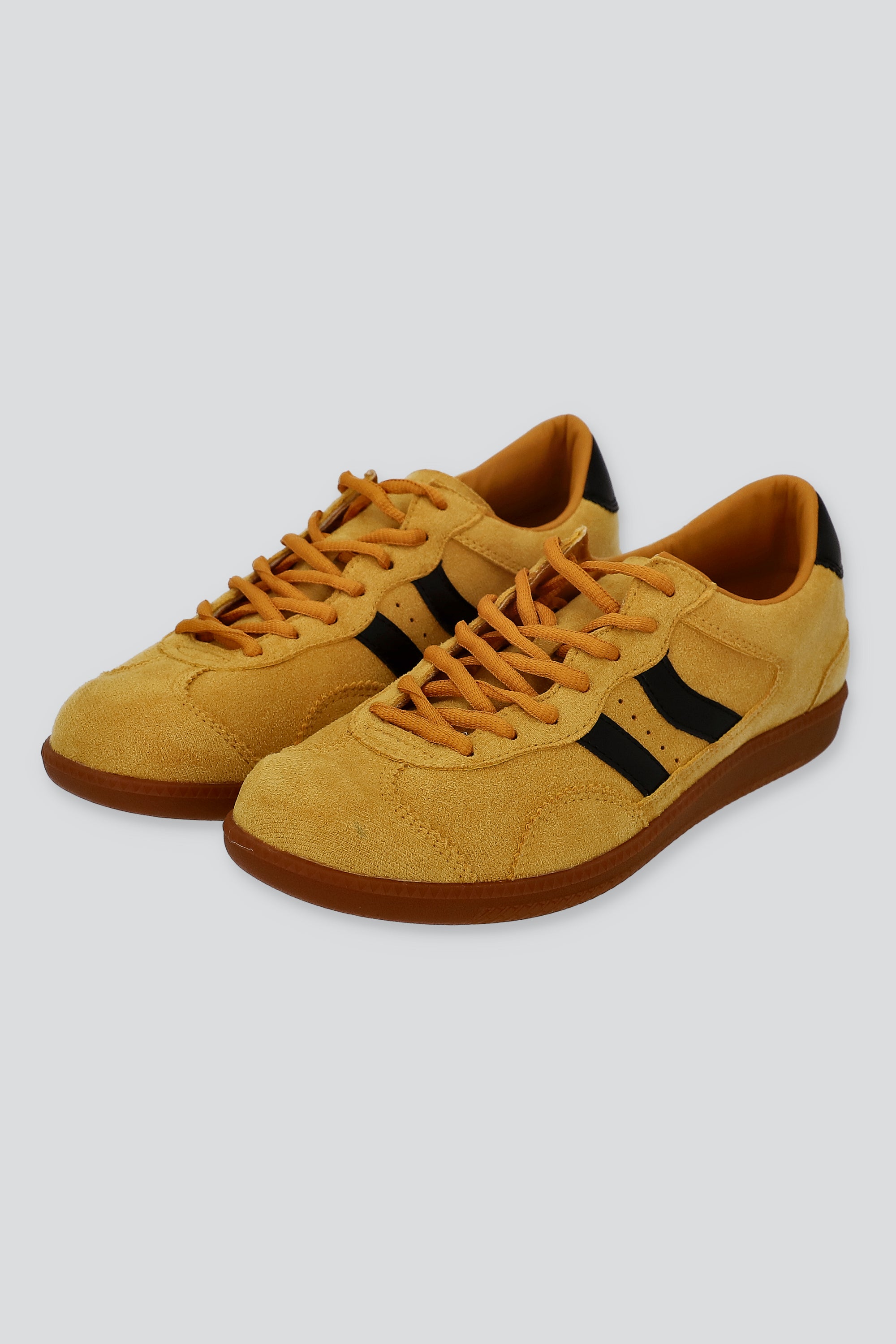 Tenis gamucina color rayas diagonal MOSTAZA