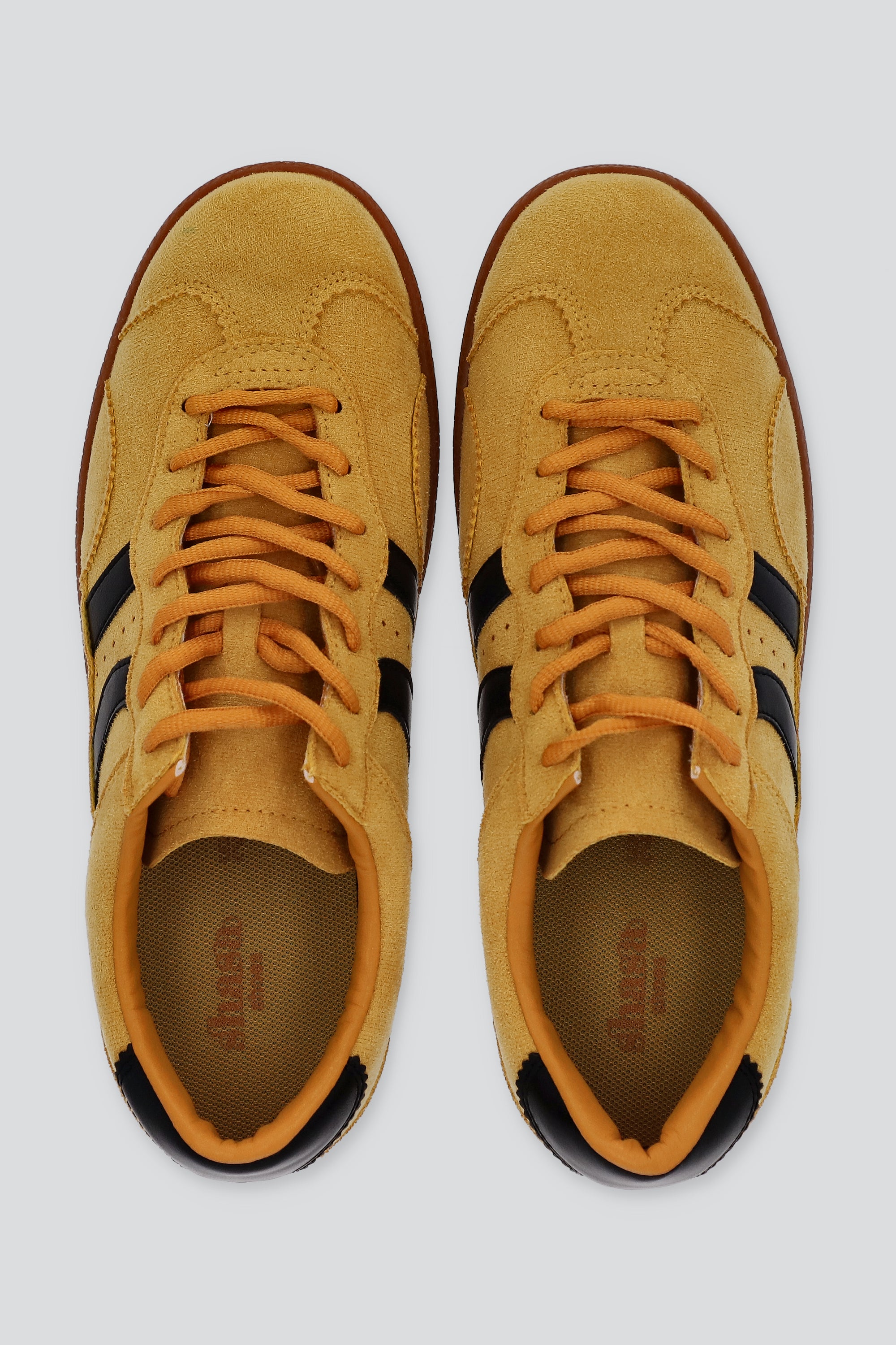 Tenis gamucina color rayas diagonal MOSTAZA