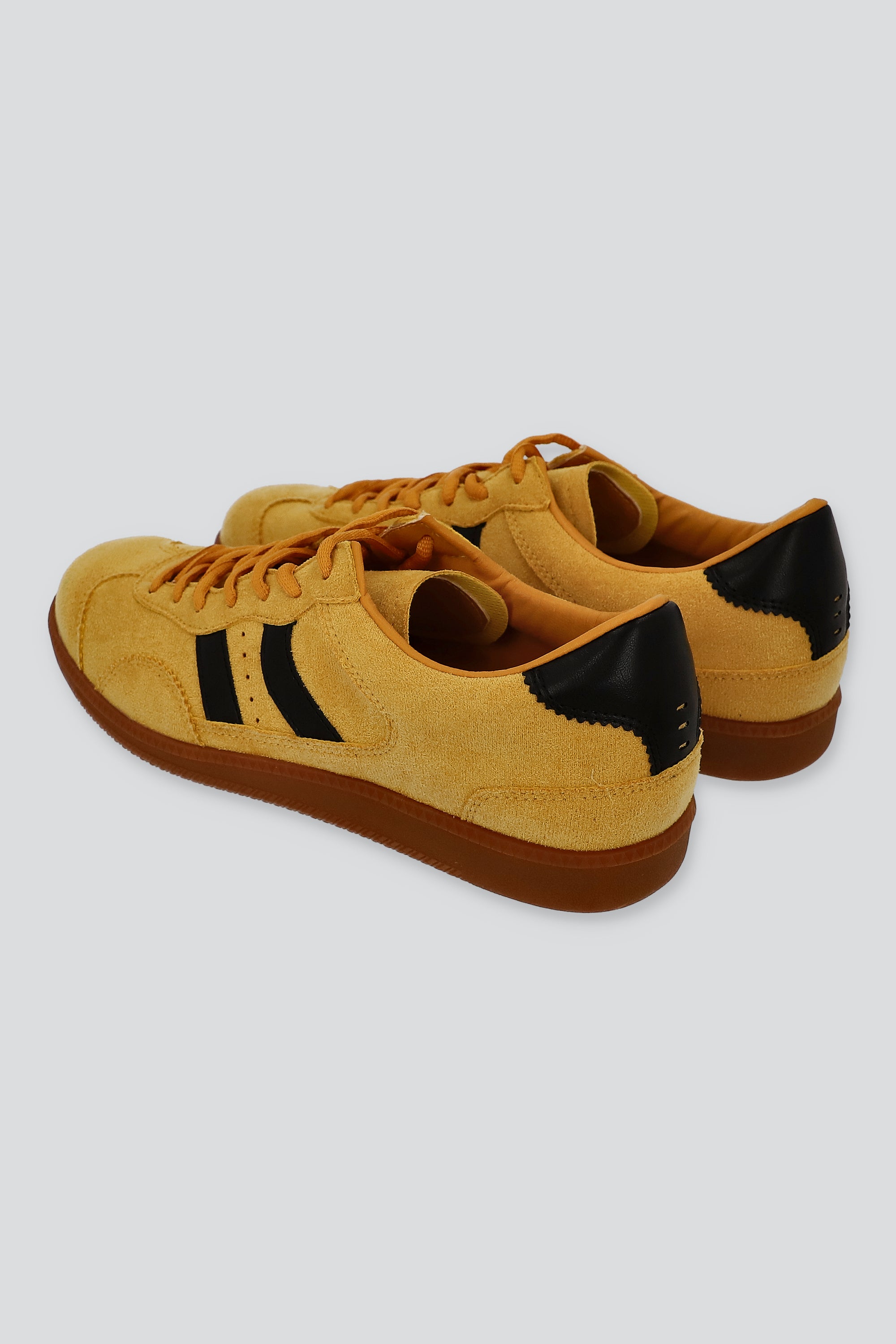 Tenis gamucina color rayas diagonal MOSTAZA