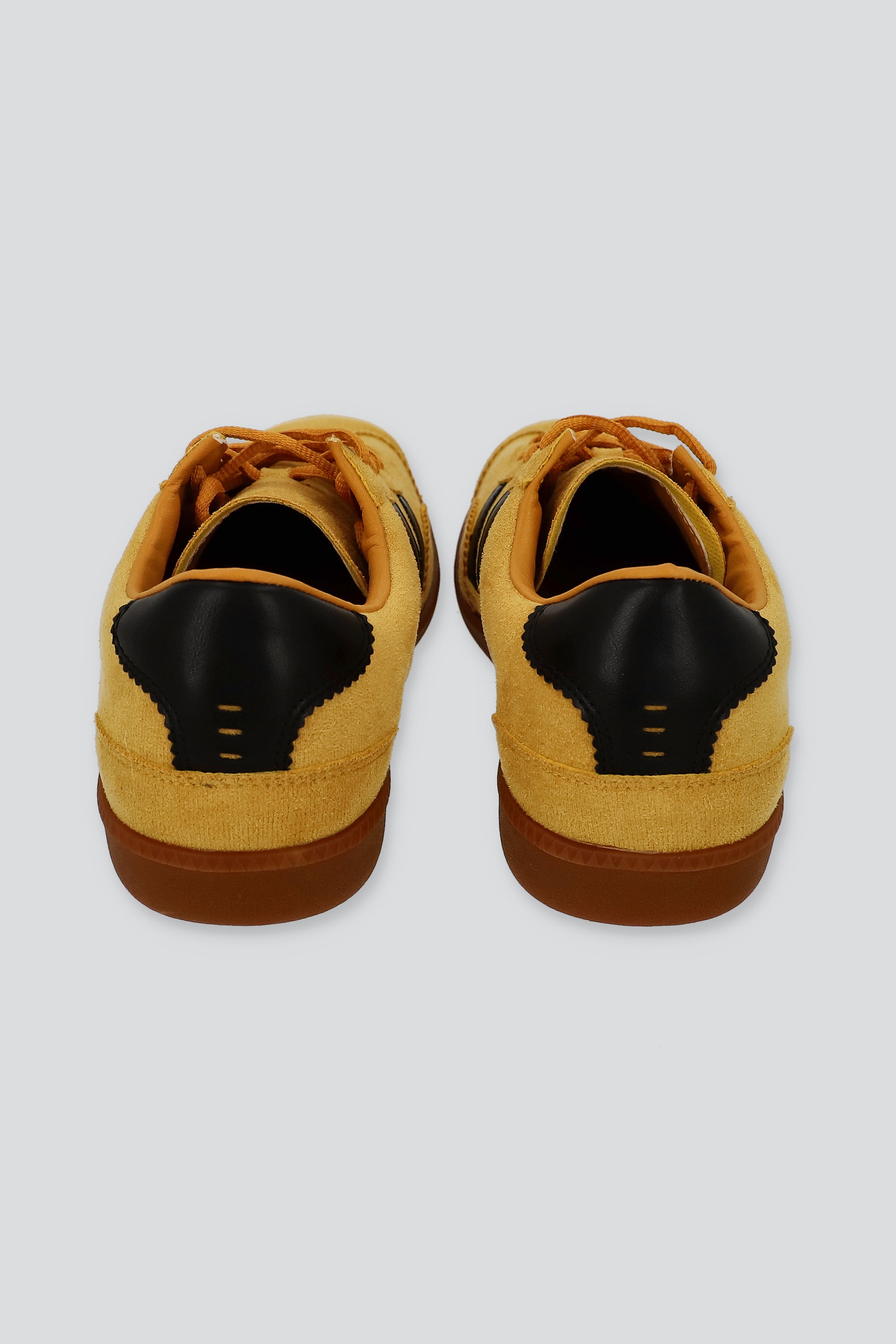 Tenis gamucina color rayas diagonal MOSTAZA