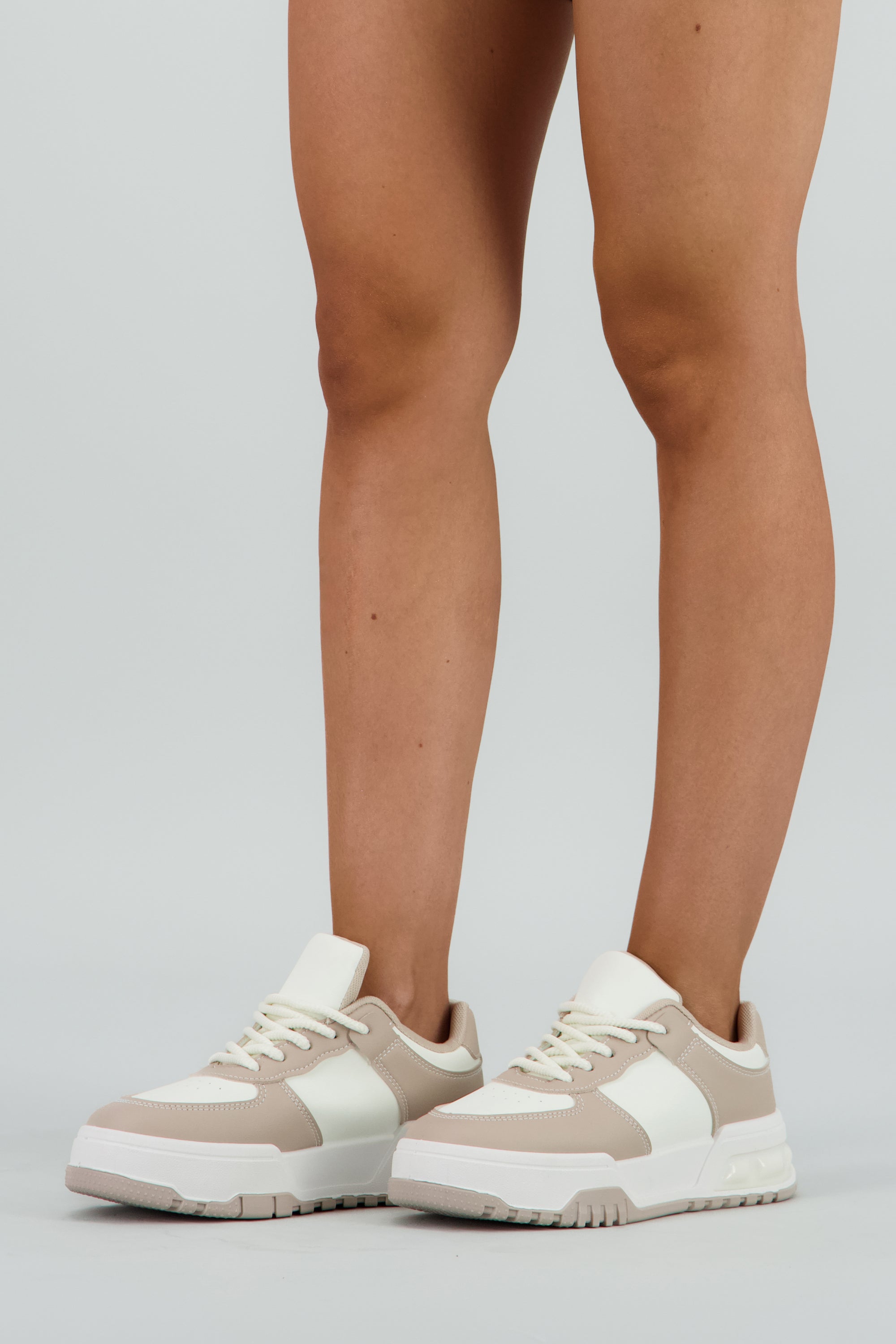 Tenis retro bicolor suela ancha TAUPE