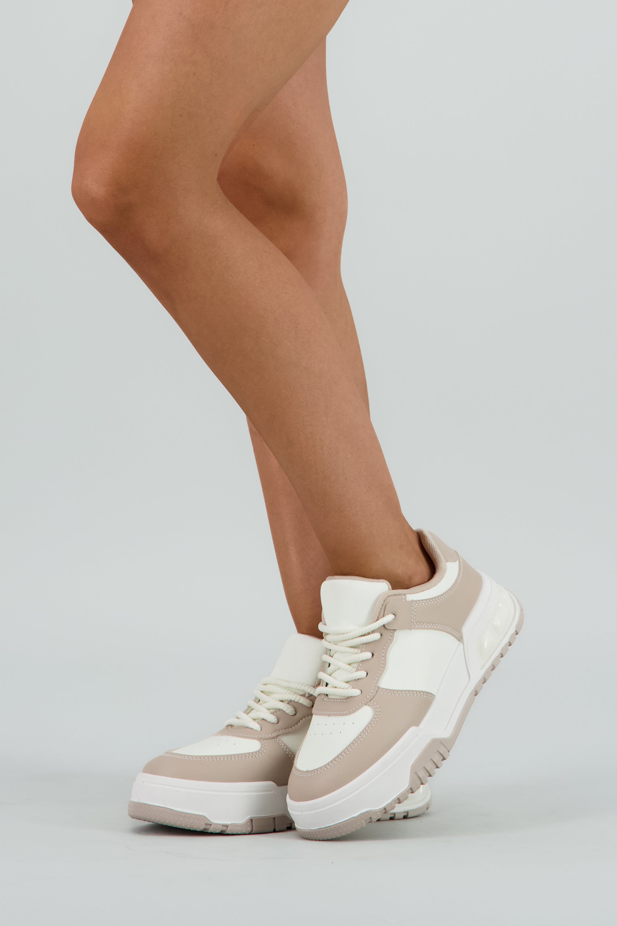 Tenis retro bicolor suela ancha TAUPE