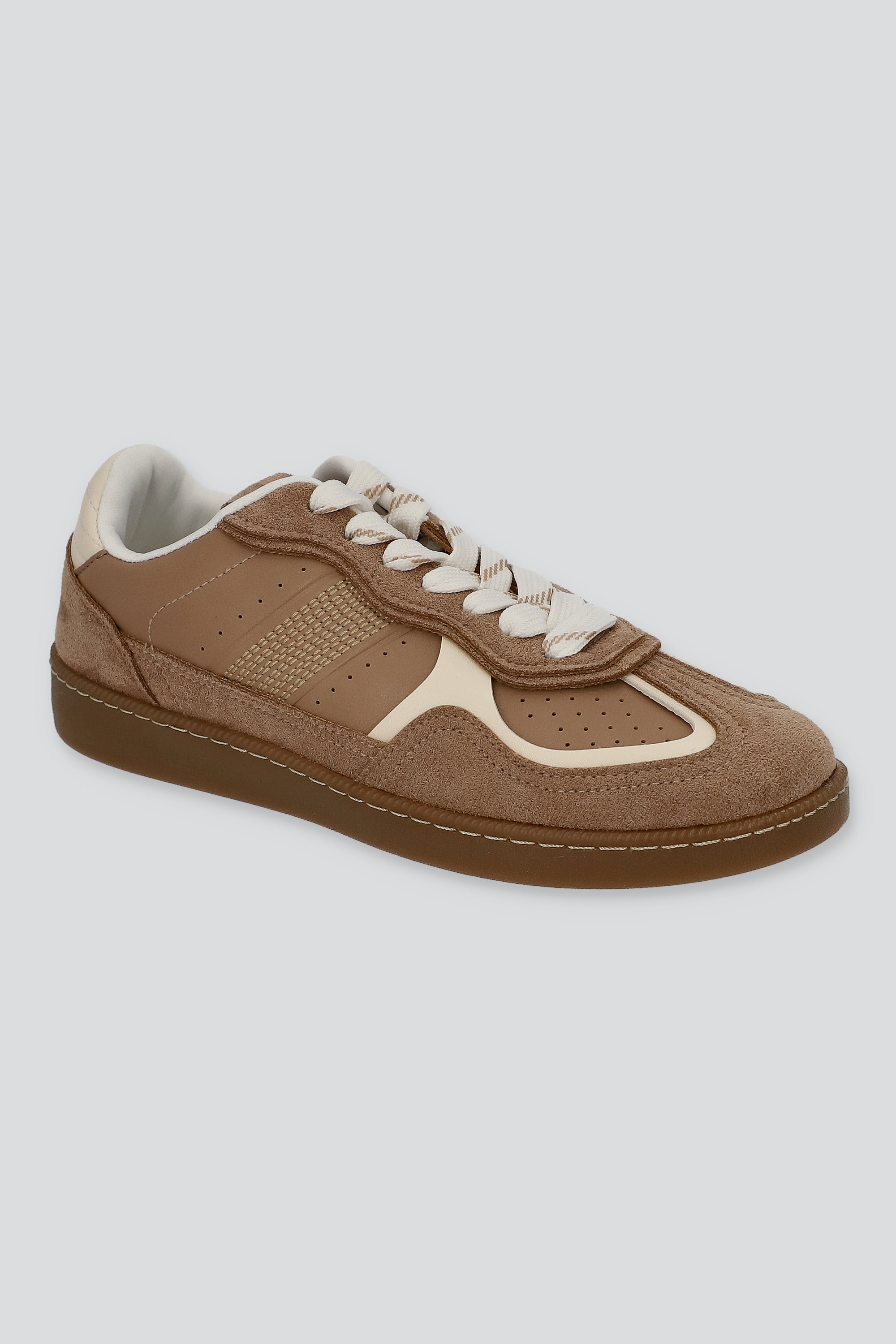 Tenis sencillos texturas contrastes TAUPE