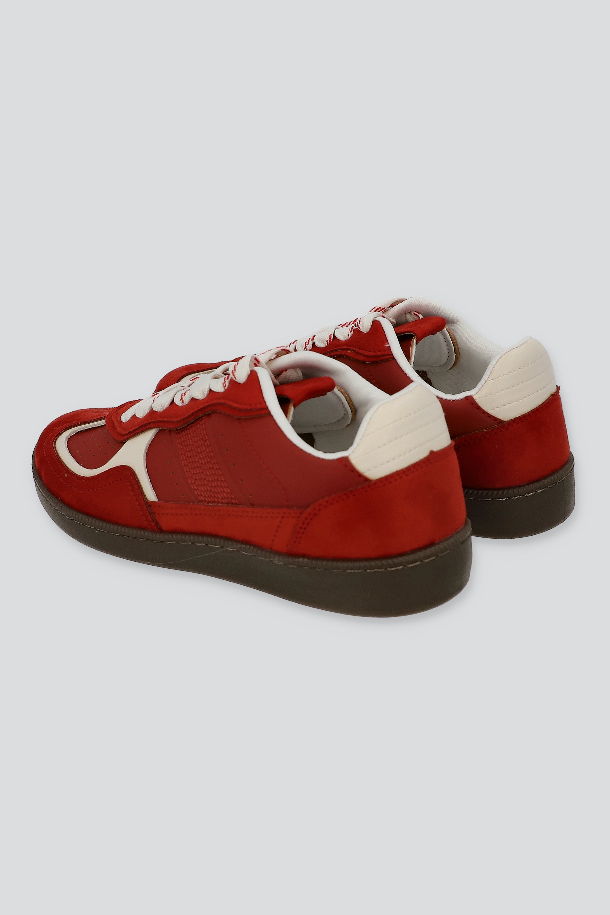 Tenis sencillos texturas contrastes ROJO