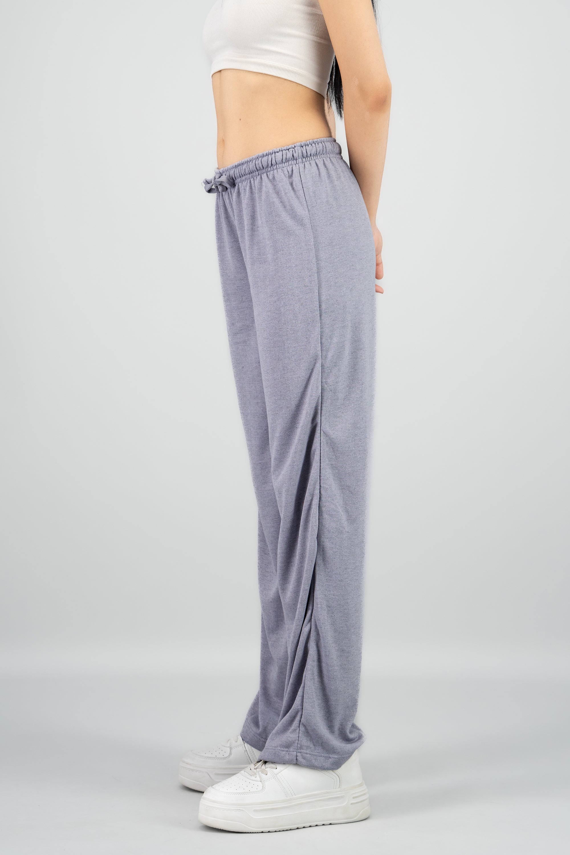 Pantalon flare suave liso GRIS