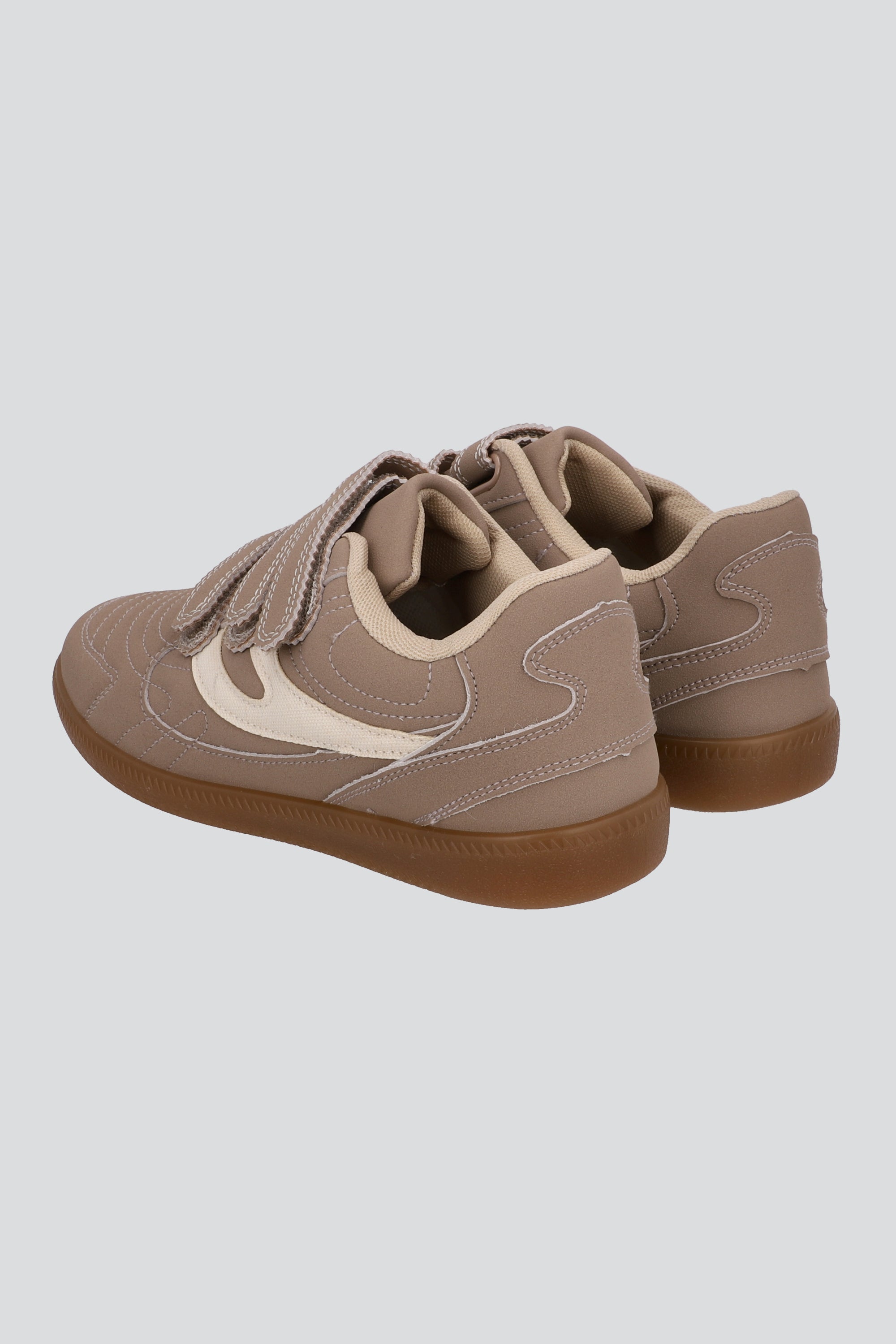 TENIS TIRA VELCHRO TAUPE