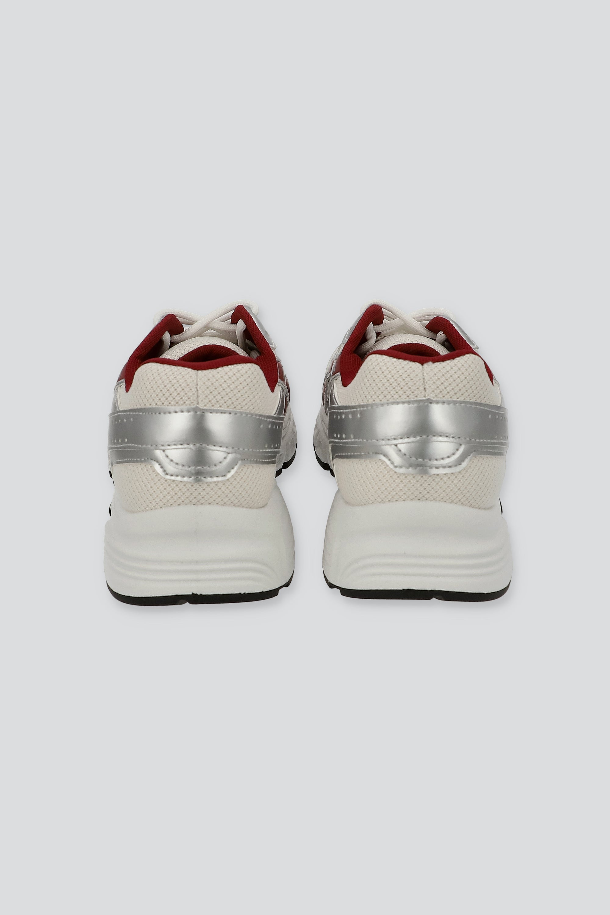 Tenis casual contraste materiales lineas VINO