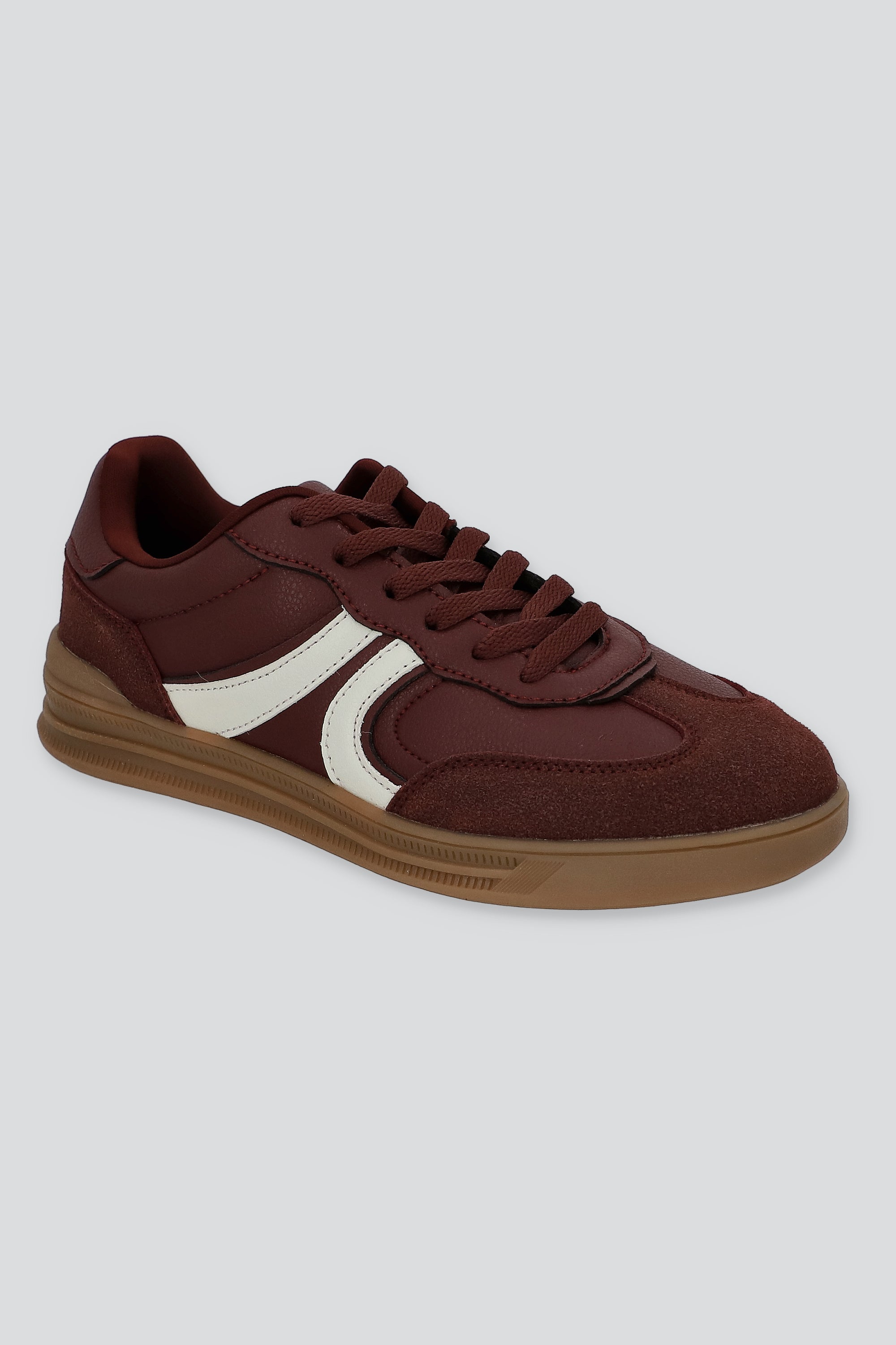 Tenis casual contraste materiales lineas VINO
