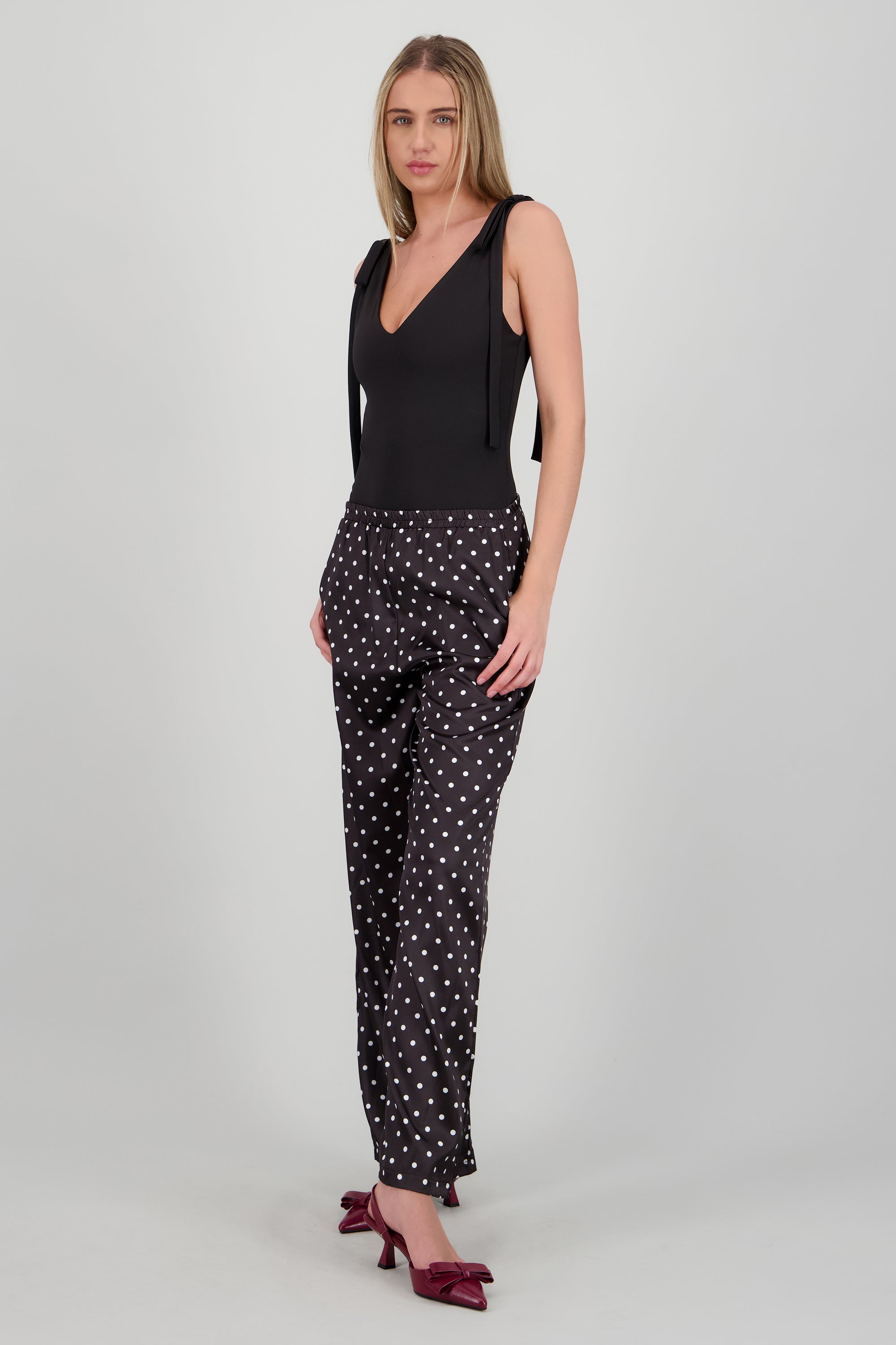 TACON POINTY MOÑO KITTEN VINO