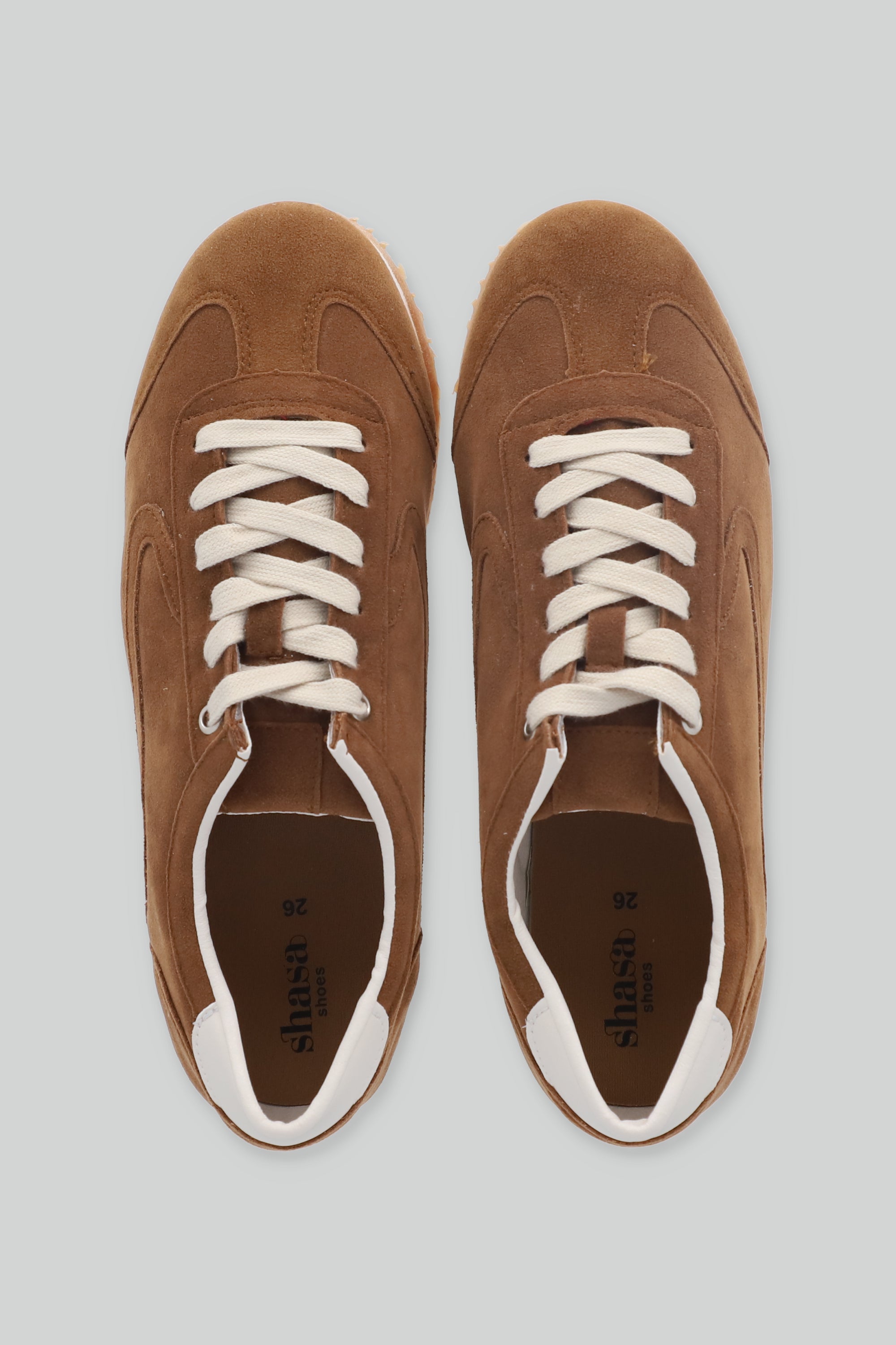 Tenis casual redondeado suede CAMELLO