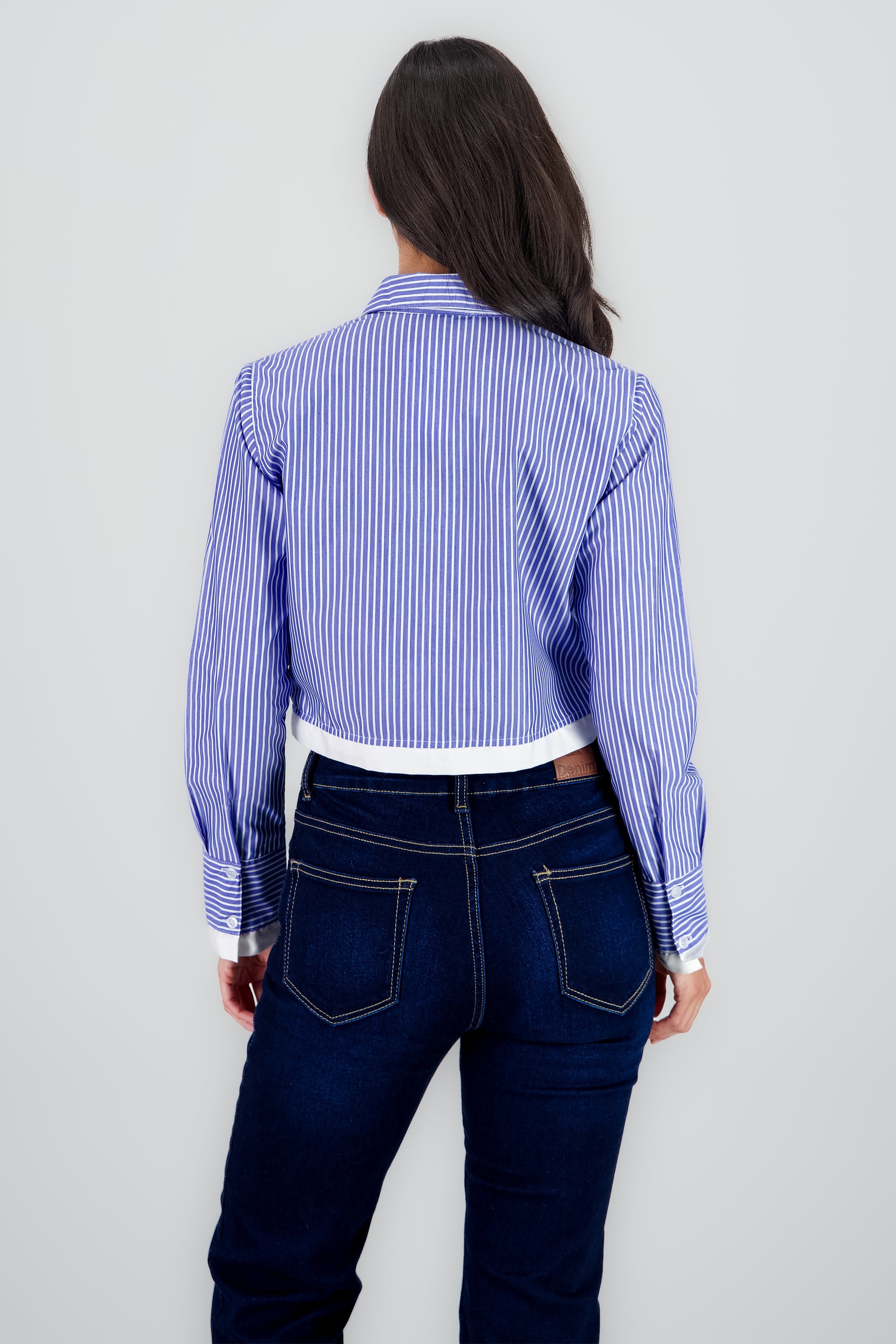 Camisa crop detalle bolsas contraste dobladillo AZUL COMBO